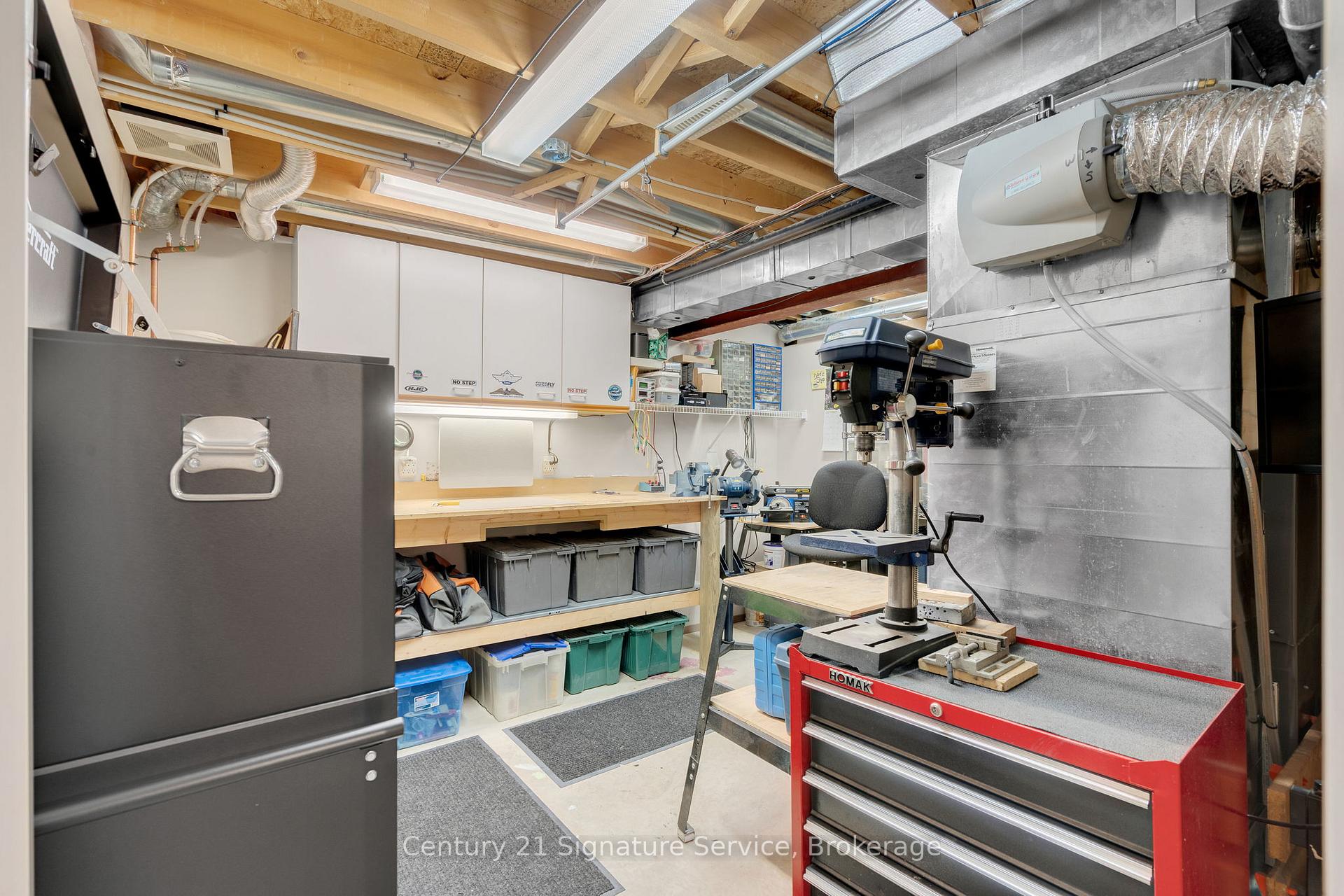 Photo 13 of 124 Decaro Crescent, Cambridge — HOMEH