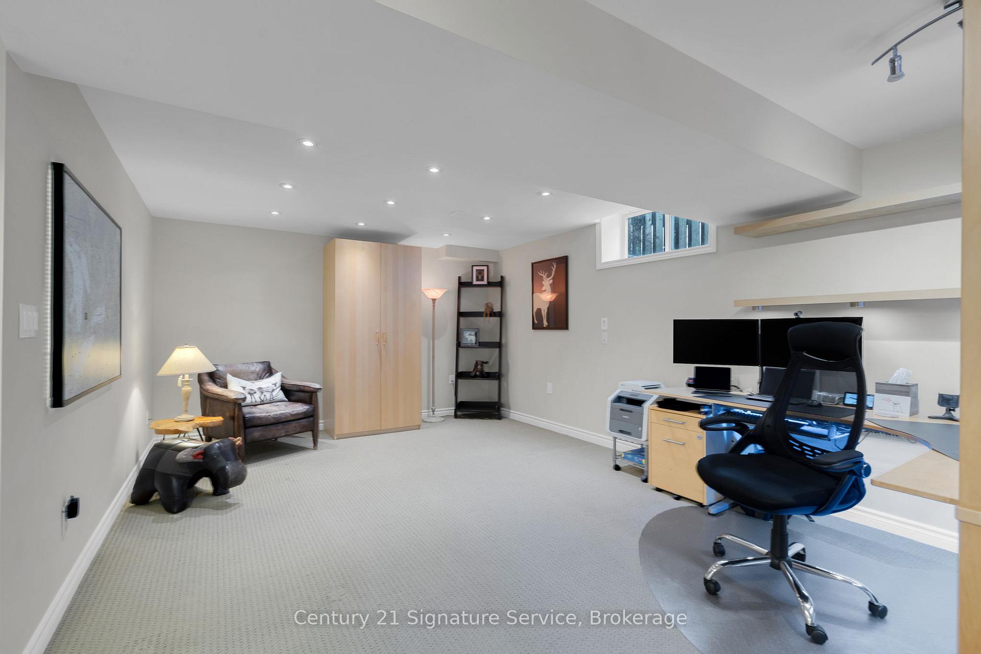 Photo 33 of 124 Decaro Crescent, Cambridge — HOMEH