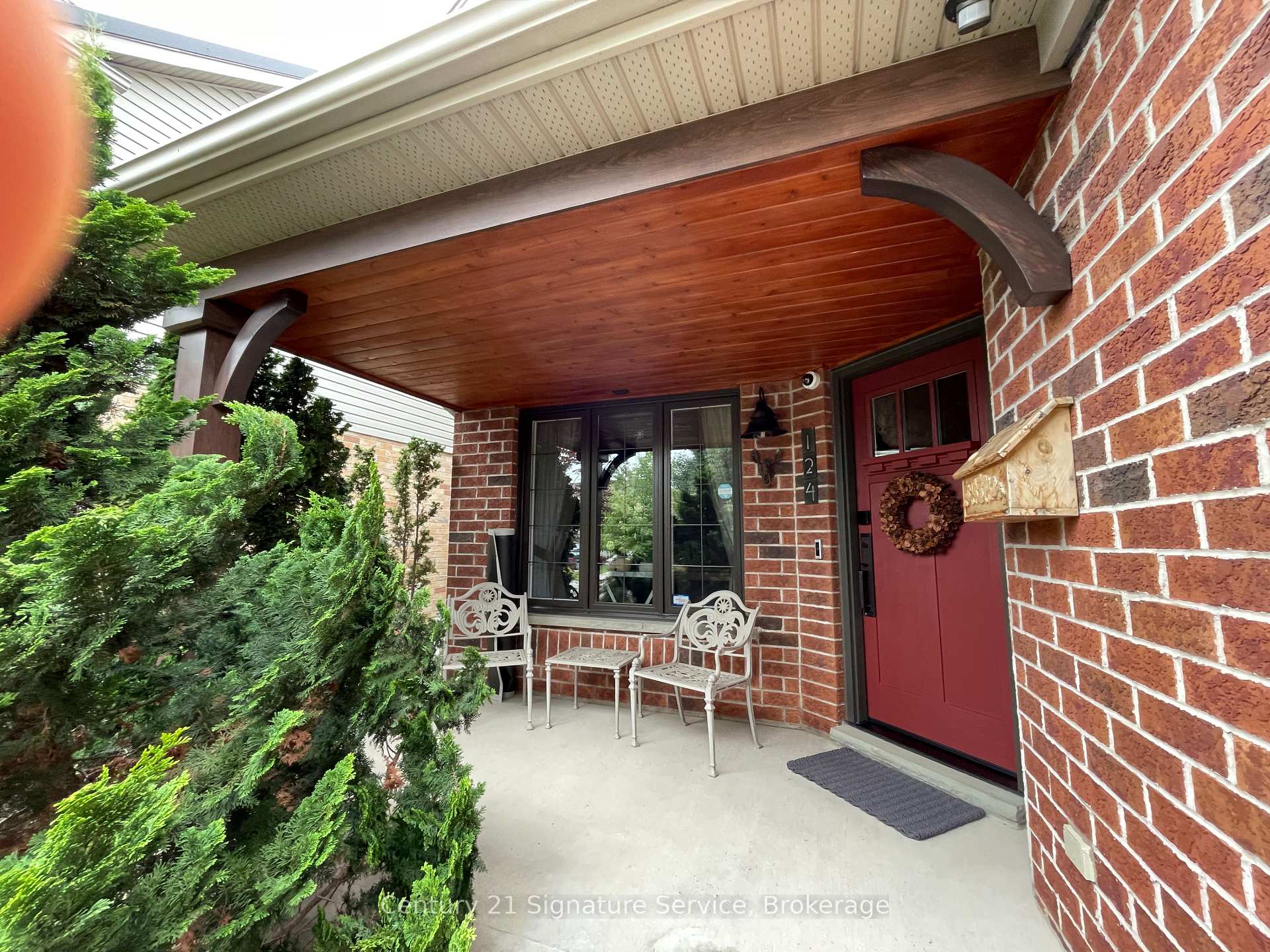 Photo 18 of 124 Decaro Crescent, Cambridge — HOMEH