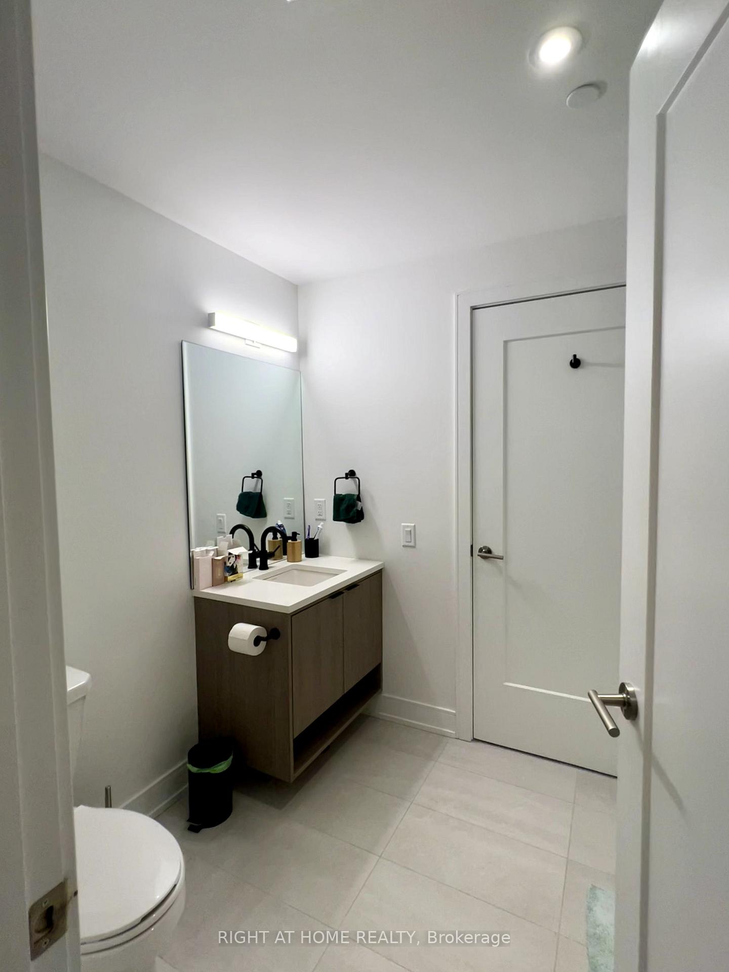 Photo 18 of Unit 519, 185 Dunlop Street E, Barrie, Lakeshore — HOMEH