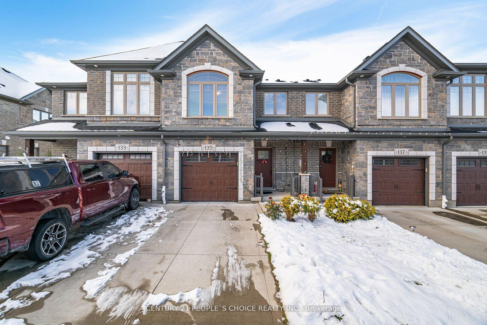 Photo 6 of 135 Hollybrook Trail, Kitchener — HOMEH
