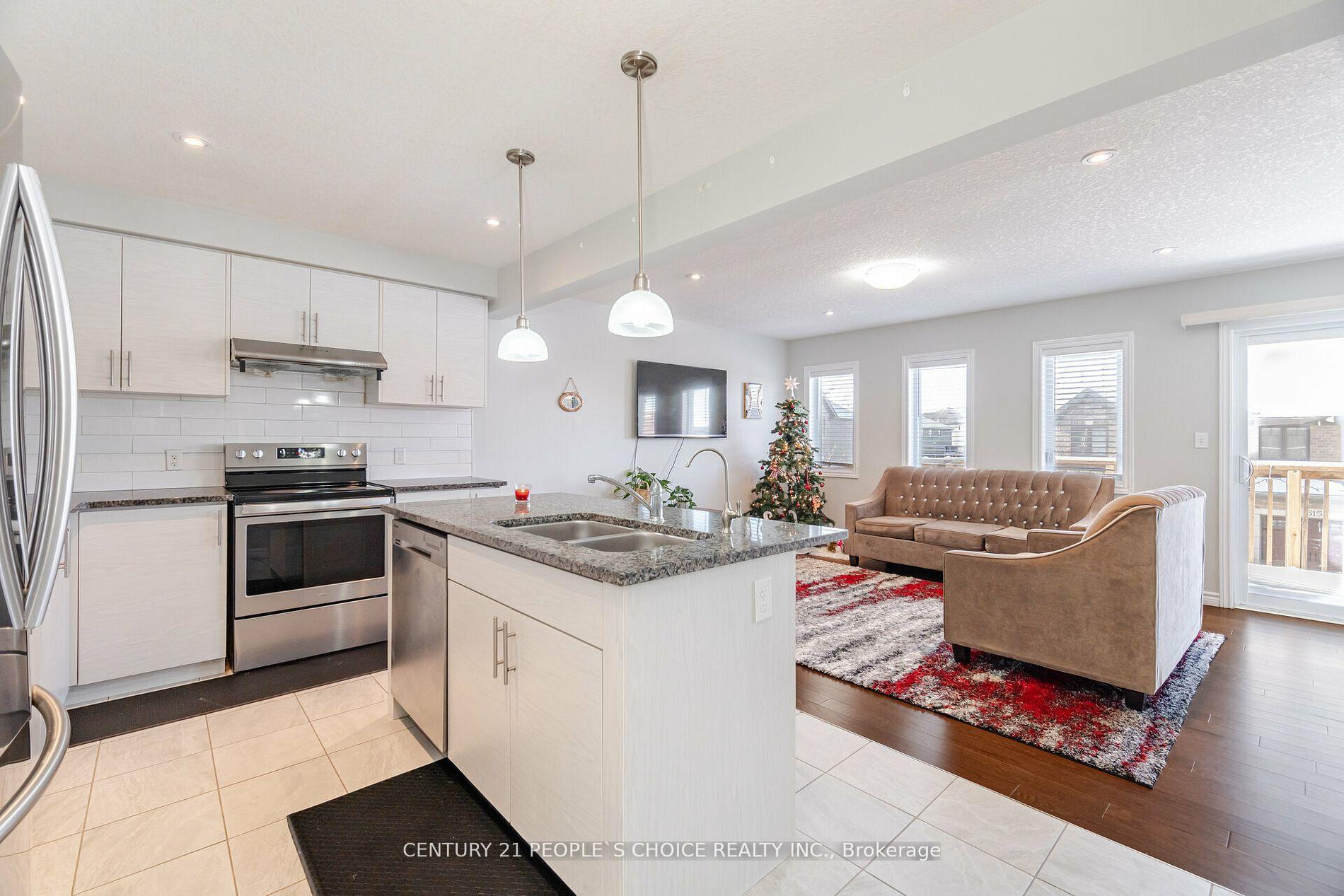 Photo 12 of 135 Hollybrook Trail, Kitchener — HOMEH
