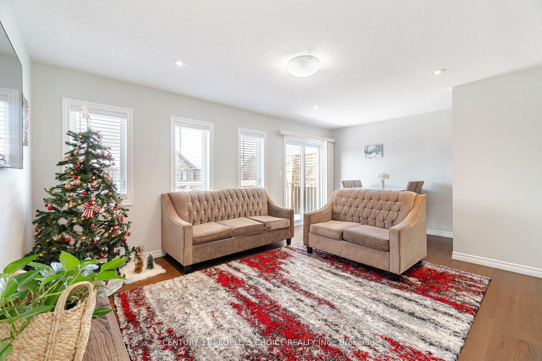 Photo 14 of 135 Hollybrook Trail, Kitchener — HOMEH