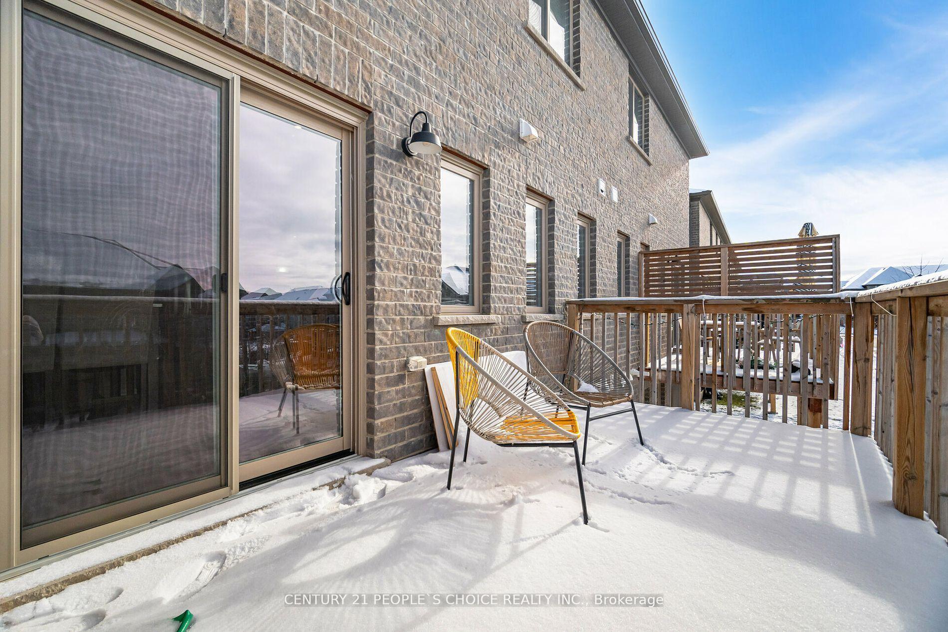Photo 17 of 135 Hollybrook Trail, Kitchener — HOMEH