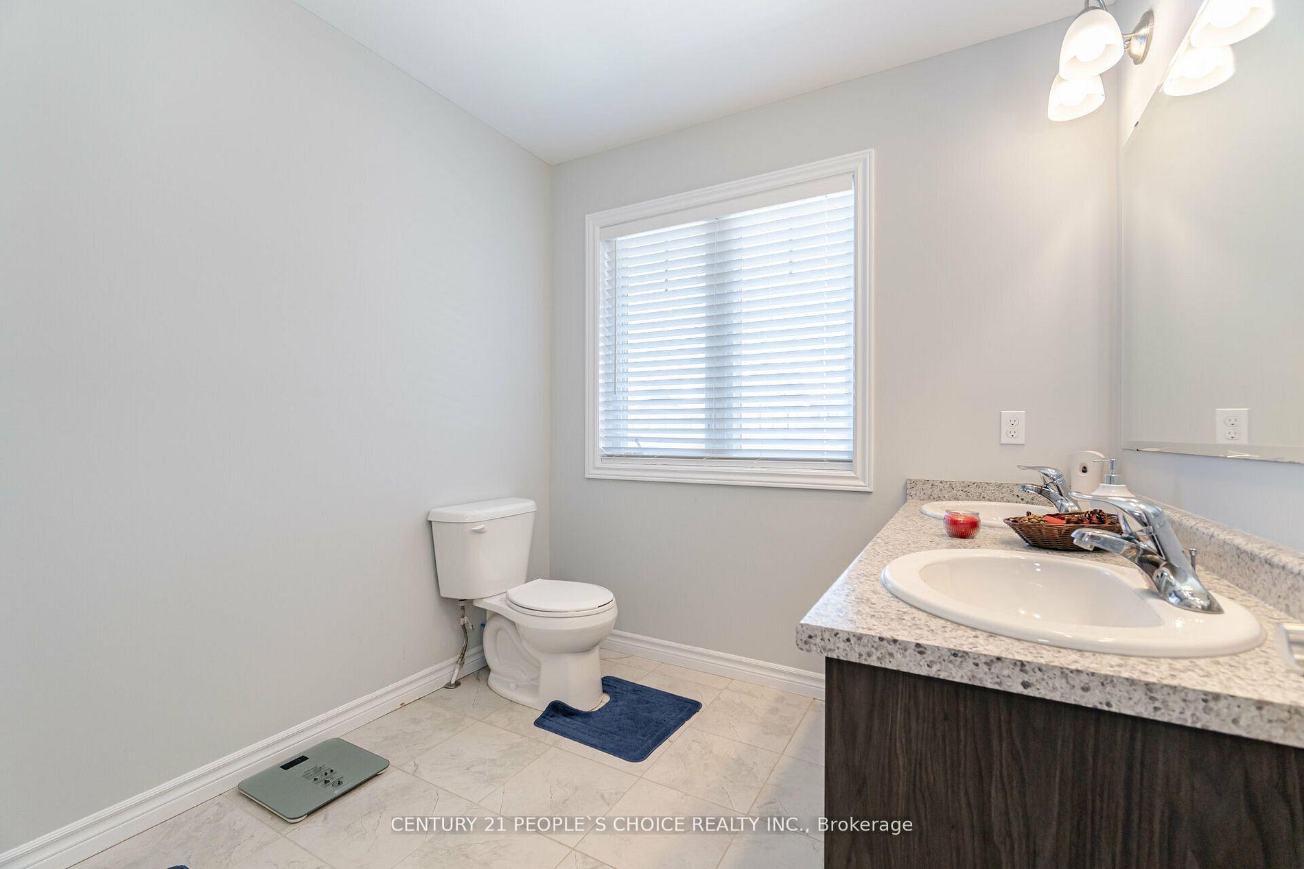 Photo 22 of 135 Hollybrook Trail, Kitchener — HOMEH