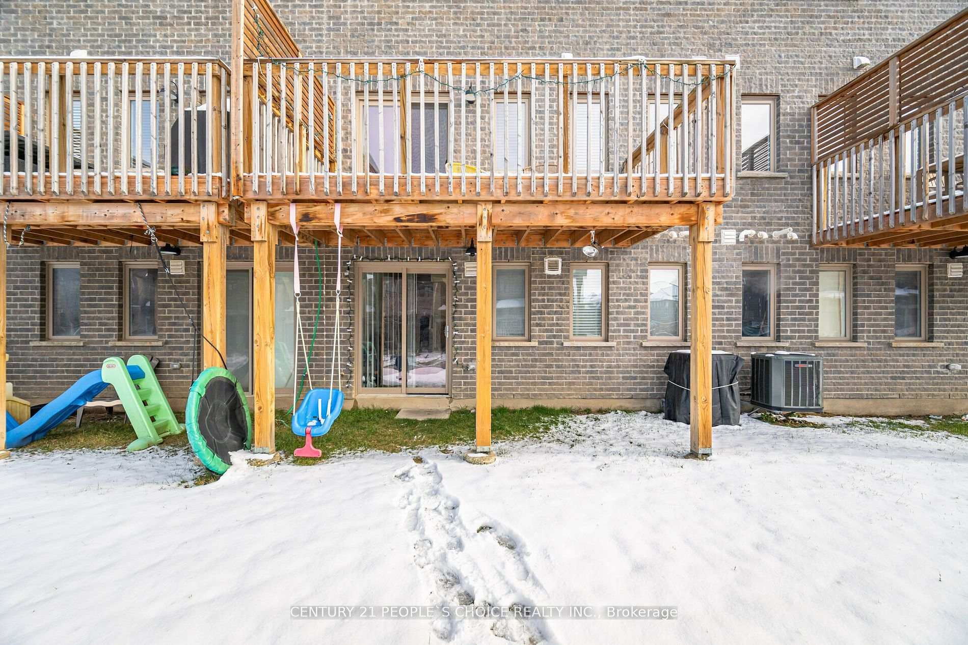 Photo 37 of 135 Hollybrook Trail, Kitchener — HOMEH