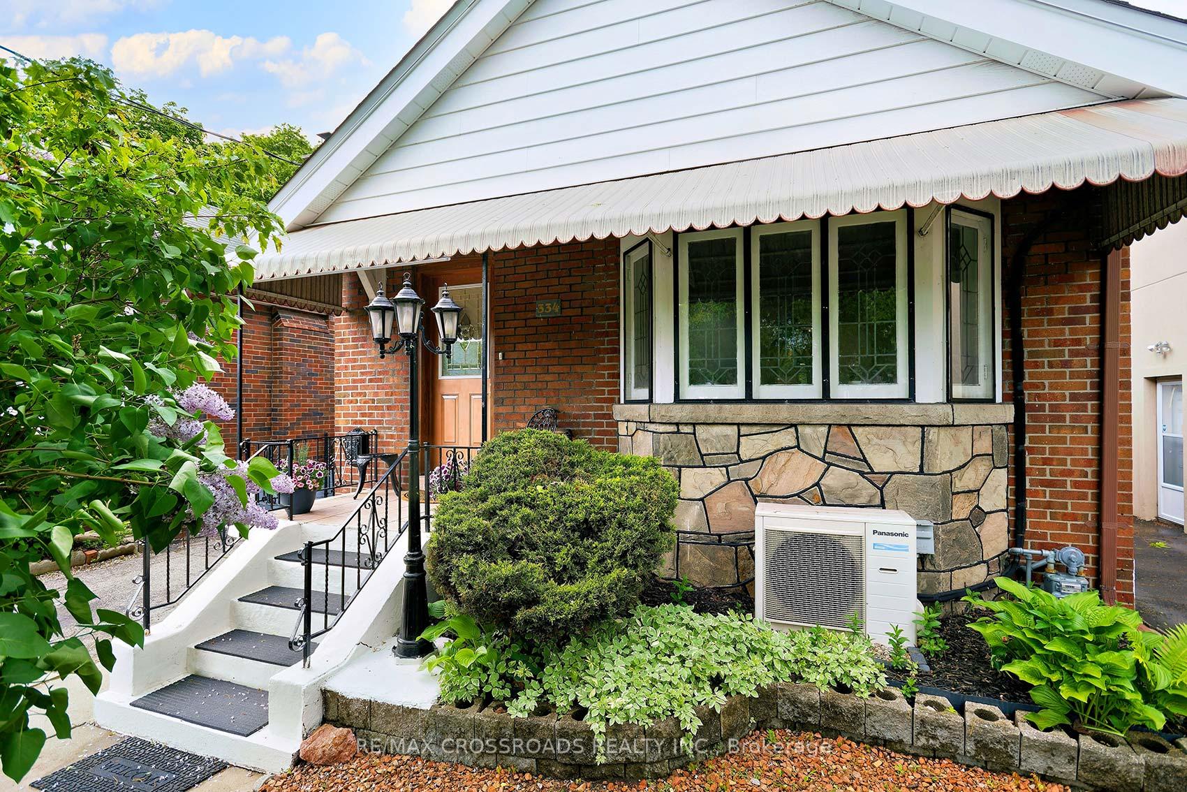 Front of 334 O'Connor Drive