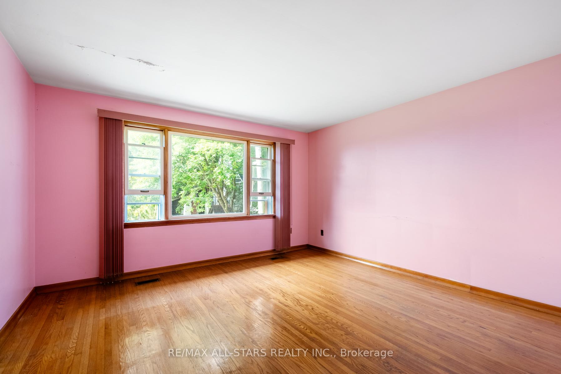 Photo 32 of 8940 Ashburn Road, Whitby, Rural Whitby — HOMEH