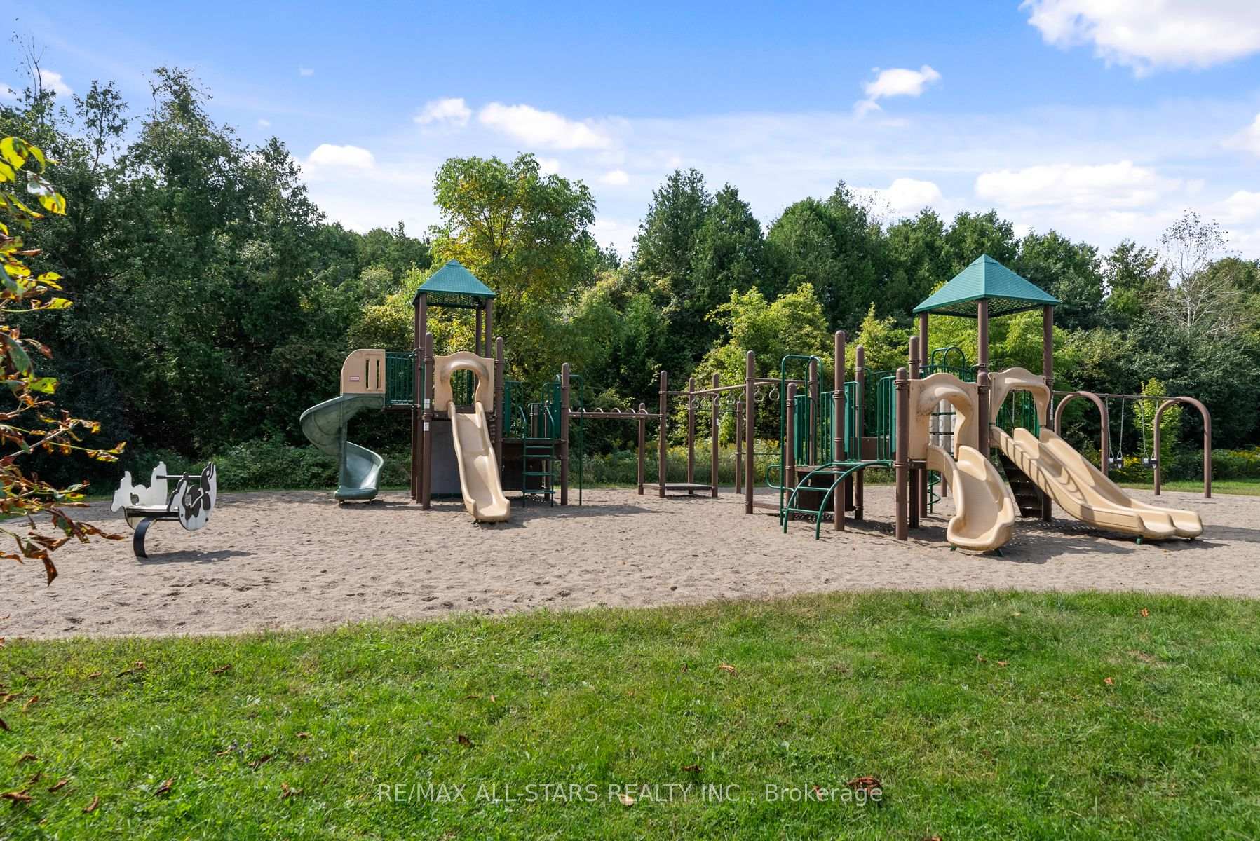 Photo 30 of 8940 Ashburn Road, Whitby, Rural Whitby — HOMEH