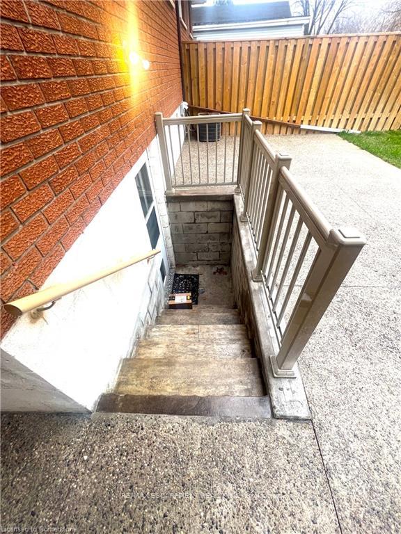Photo 15 of 208 Picton Street E, Hamilton, North End — HOMEH