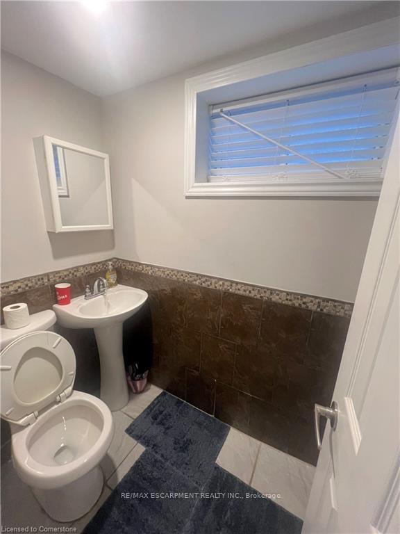 Photo 11 of 208 Picton Street E, Hamilton, North End — HOMEH