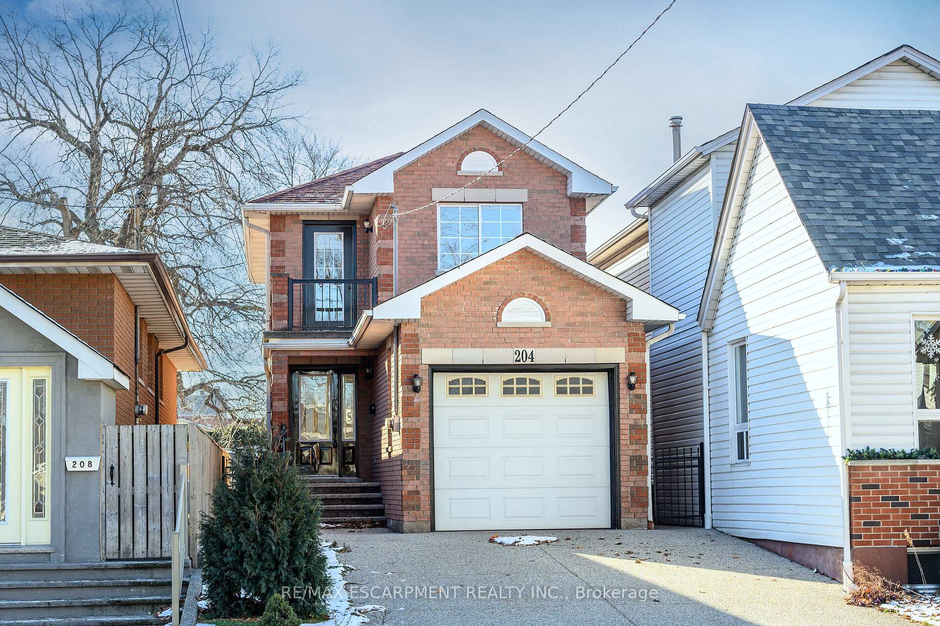 Photo 7 of 204 Picton Street E, Hamilton, North End — HOMEH