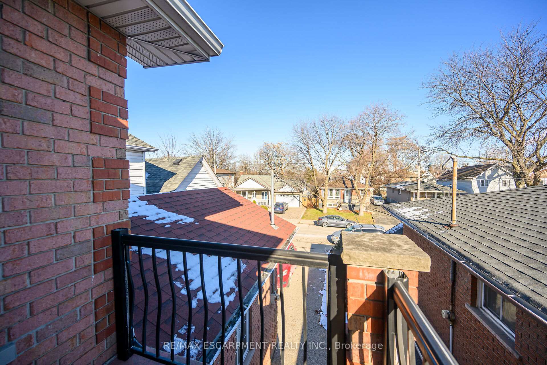 Photo 17 of 204 Picton Street E, Hamilton, North End — HOMEH
