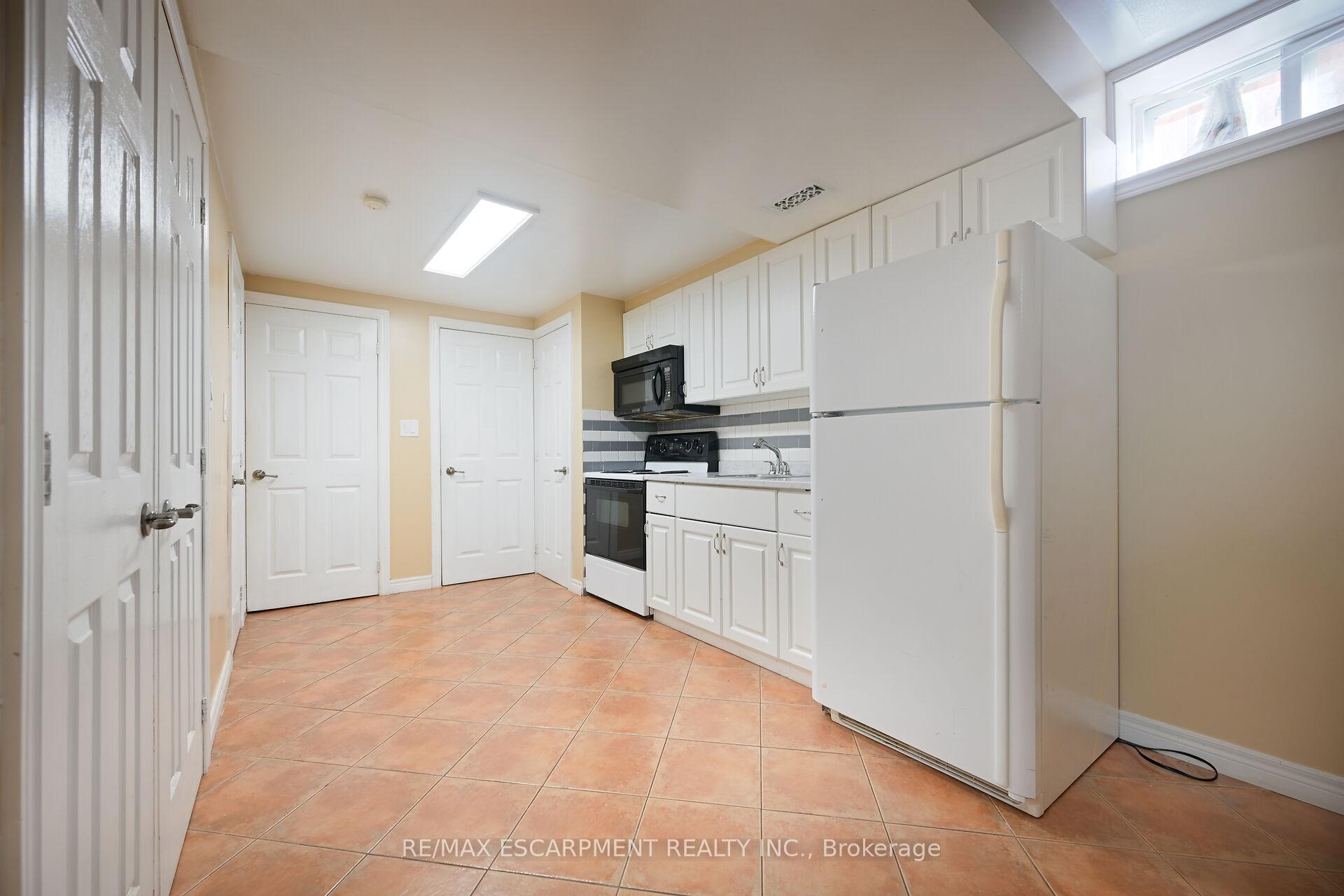 Photo 23 of 204 Picton Street E, Hamilton, North End — HOMEH