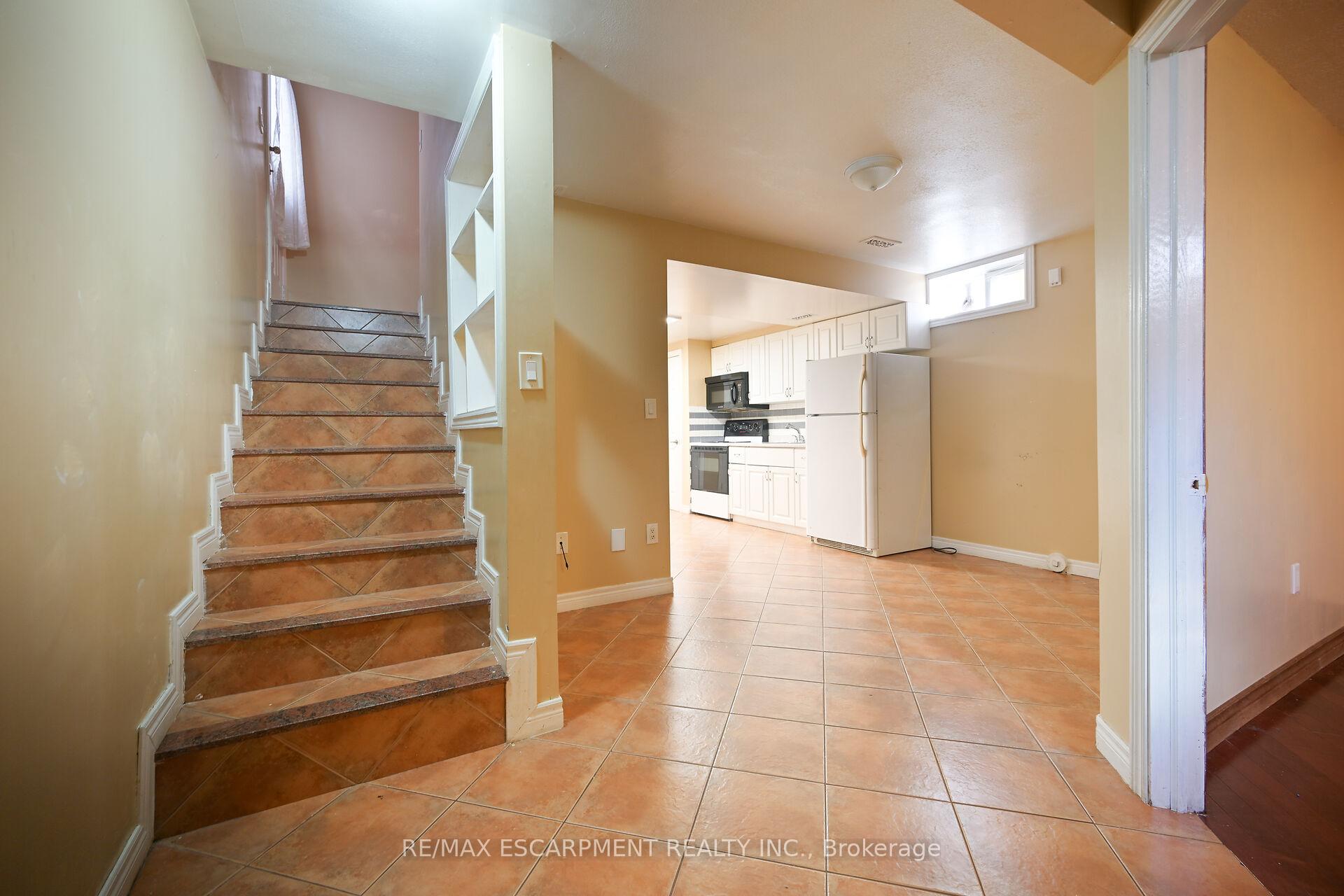 Photo 29 of 204 Picton Street E, Hamilton, North End — HOMEH
