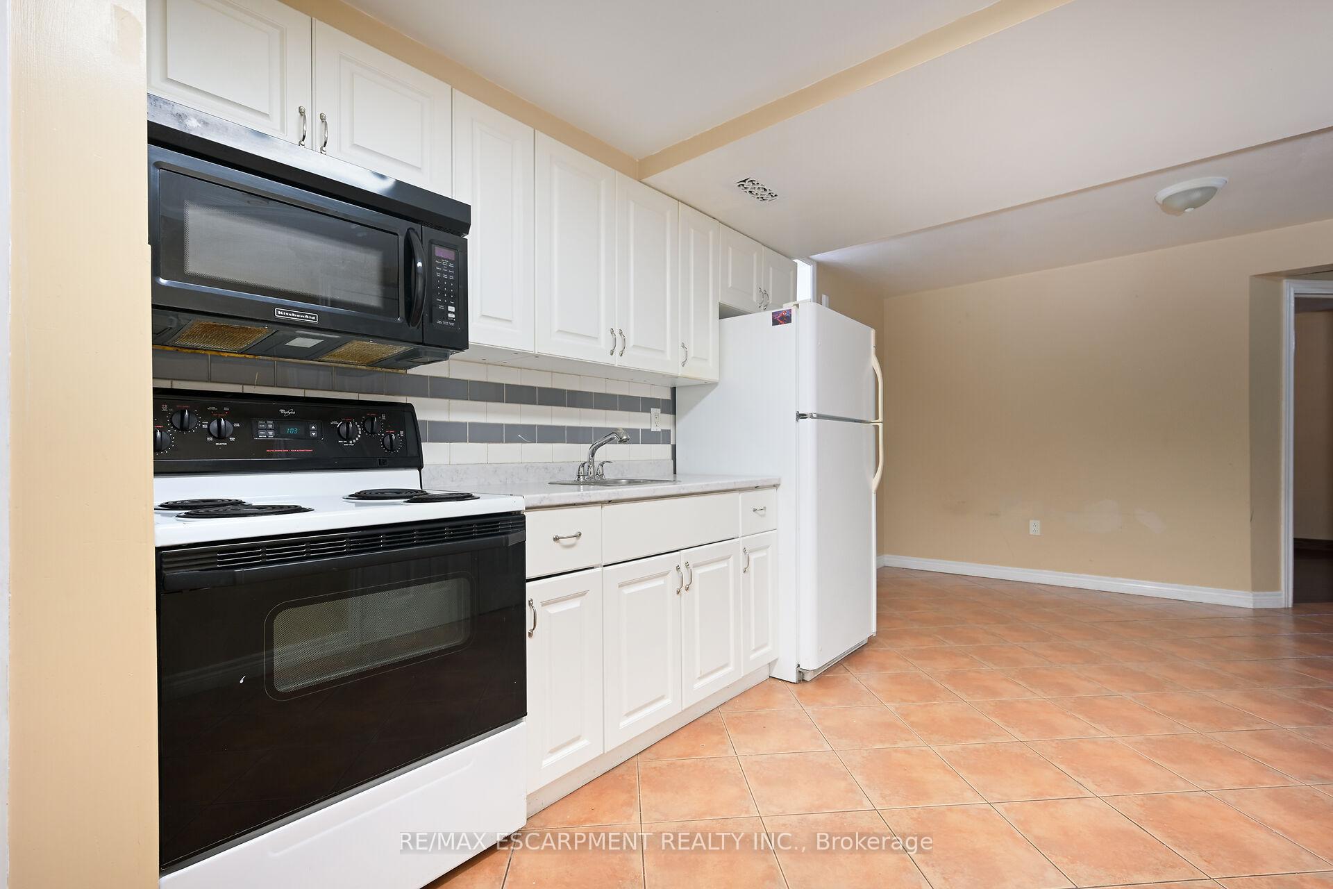 Photo 27 of 204 Picton Street E, Hamilton, North End — HOMEH