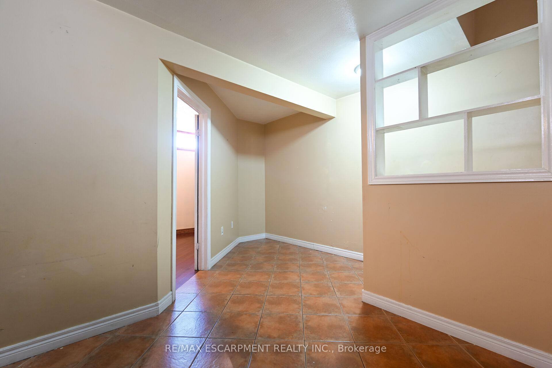 Photo 26 of 204 Picton Street E, Hamilton, North End — HOMEH