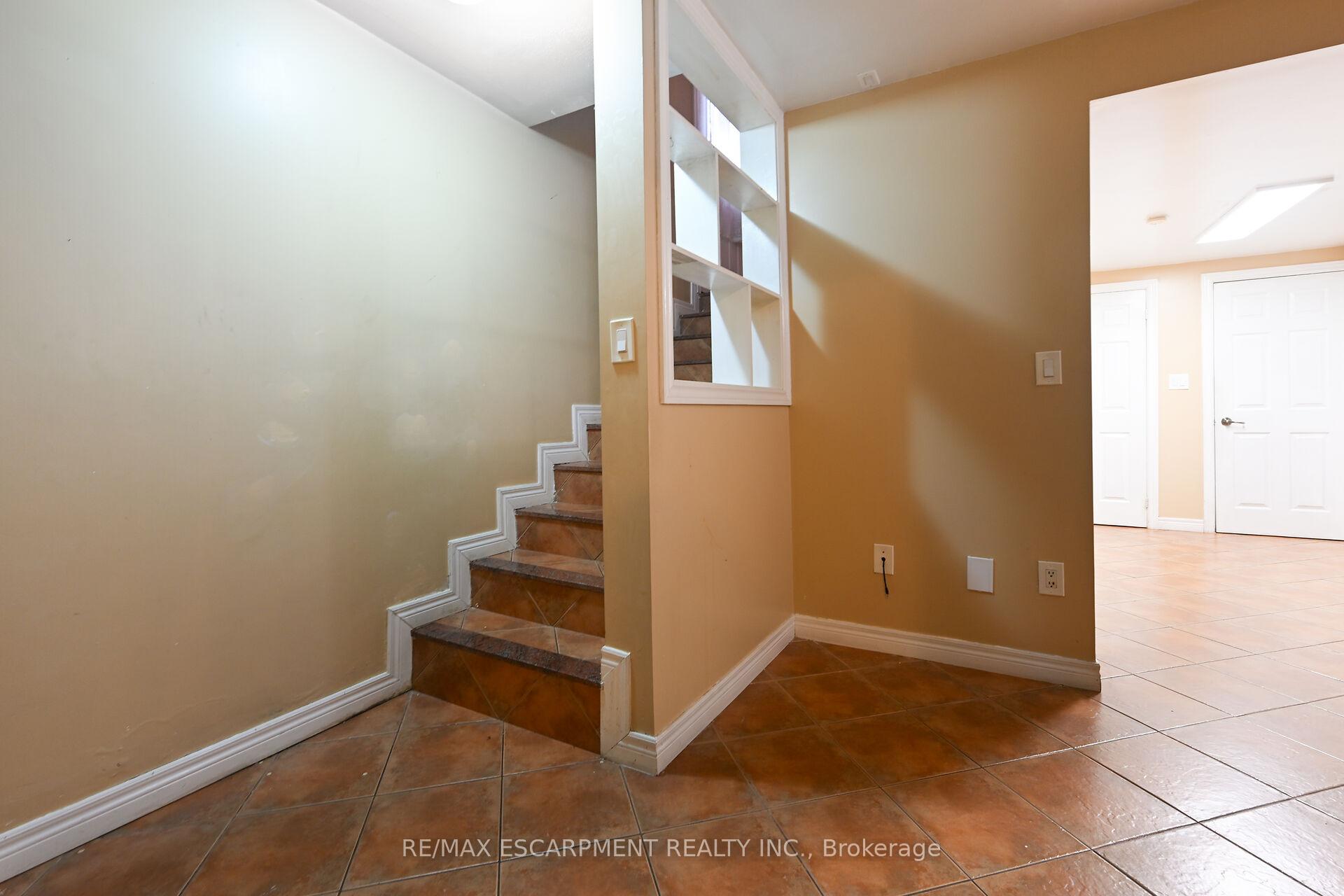 Photo 25 of 204 Picton Street E, Hamilton, North End — HOMEH