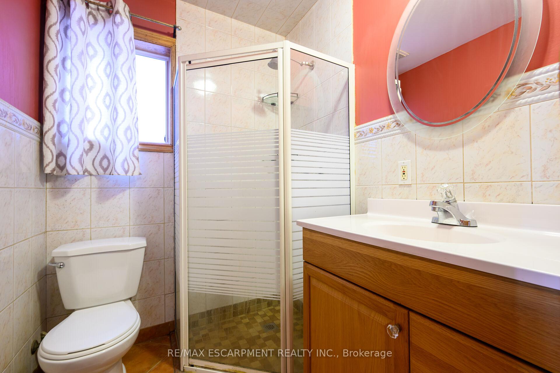 Photo 28 of 204 Picton Street E, Hamilton, North End — HOMEH