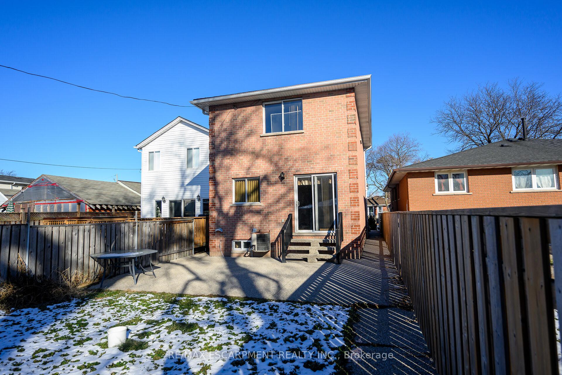 Photo 32 of 204 Picton Street E, Hamilton, North End — HOMEH