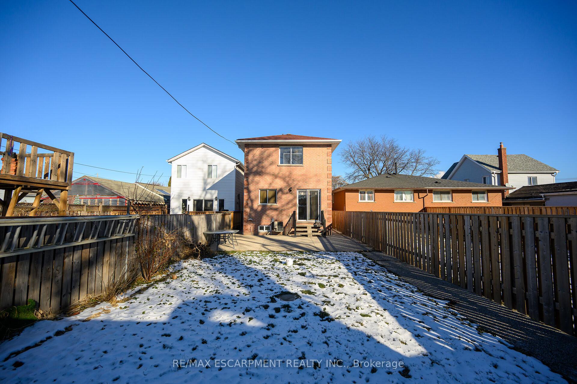 Photo 31 of 204 Picton Street E, Hamilton, North End — HOMEH