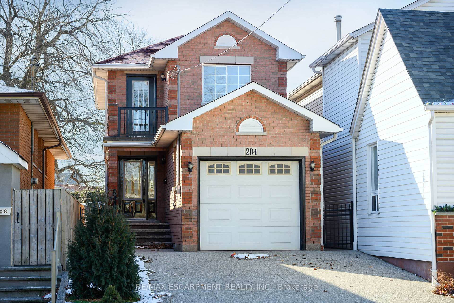Photo 38 of 204 Picton Street E, Hamilton, North End — HOMEH