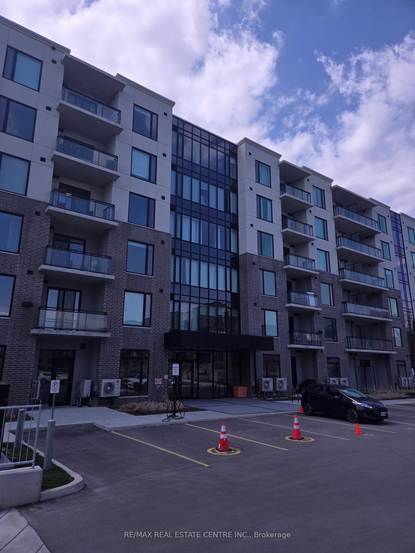 Front of Unit 403, 103 Roger Street