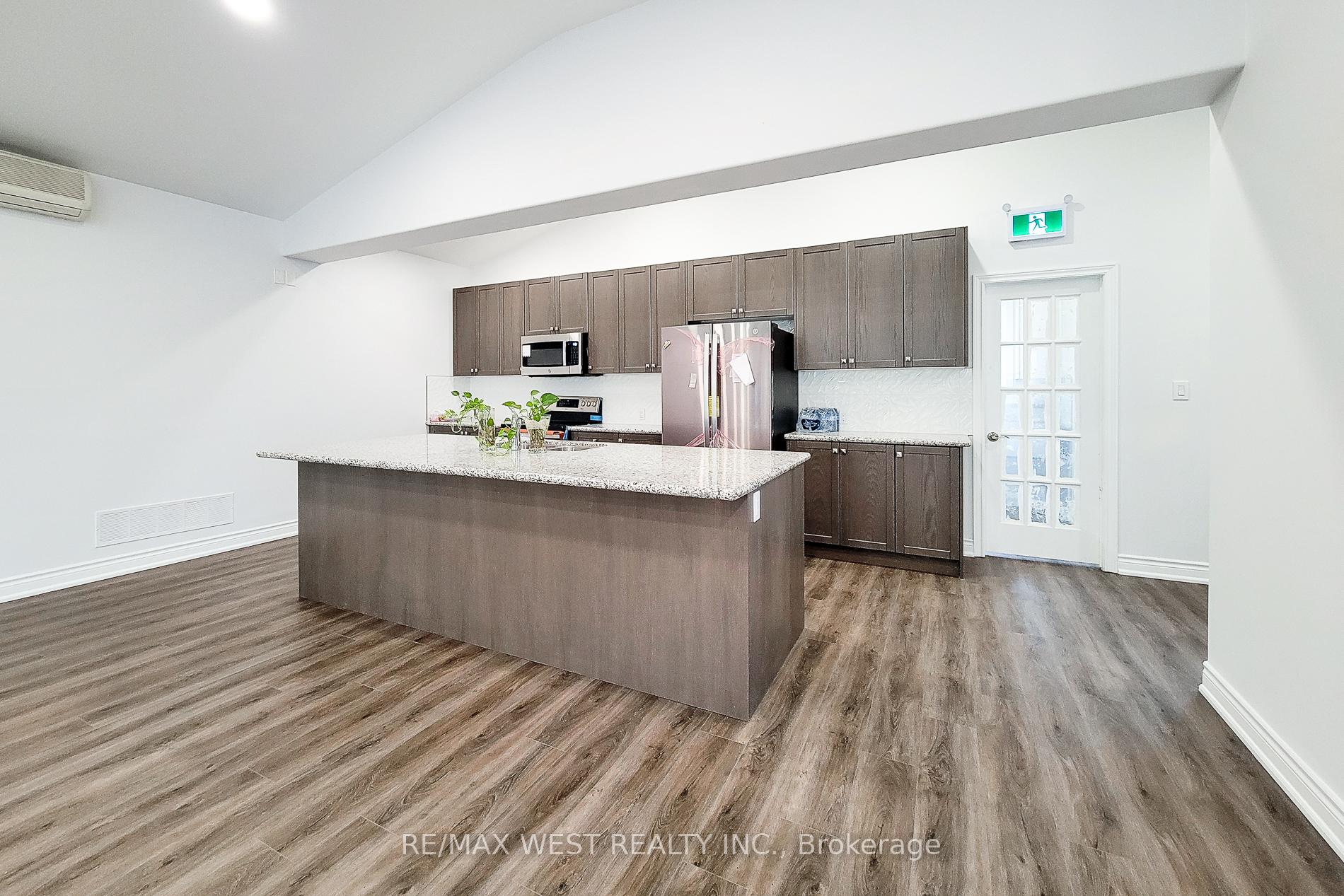 Photo 12 of 180 Beach Boulevard, Hamilton, Hamilton Beach — HOMEH