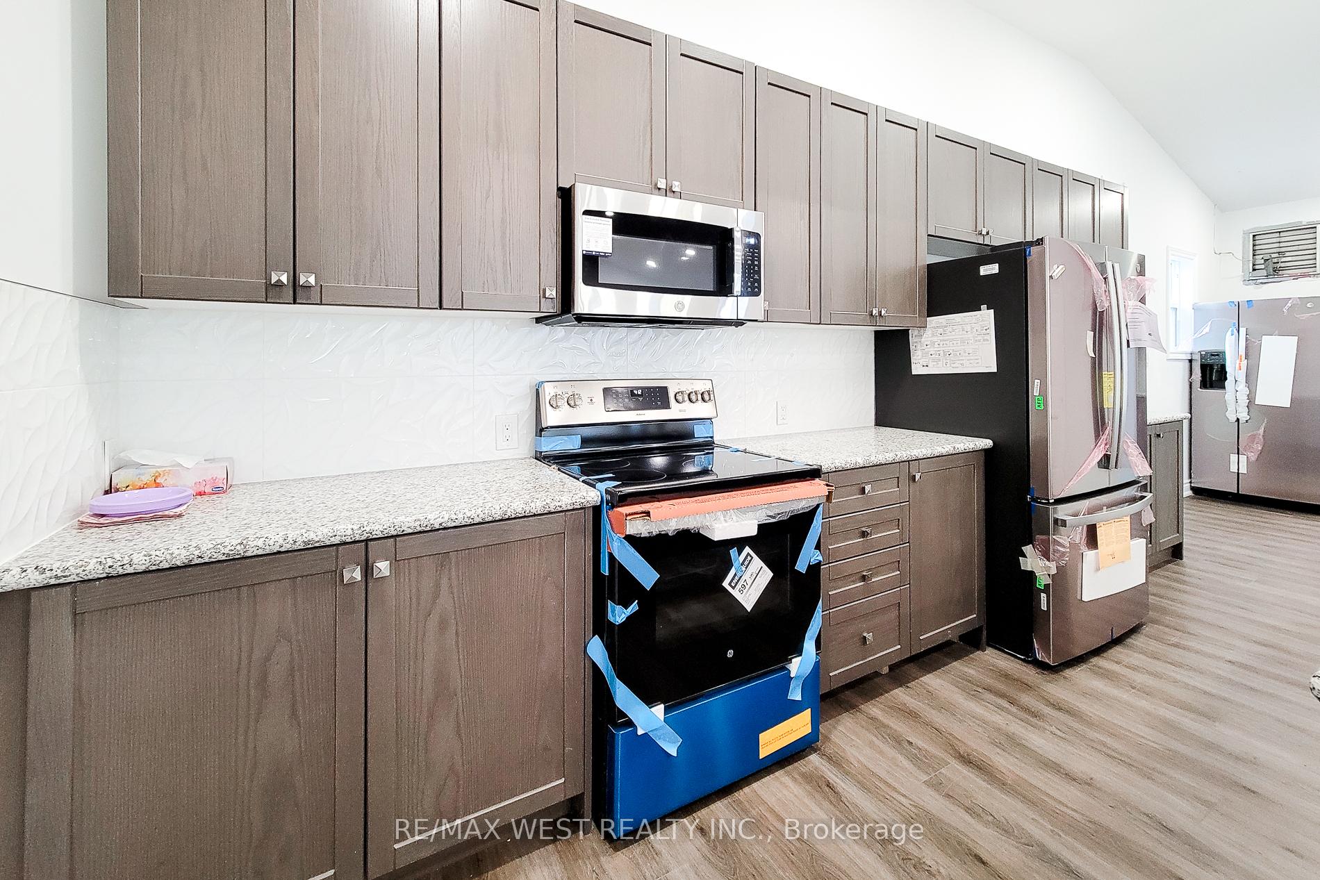Photo 11 of 180 Beach Boulevard, Hamilton, Hamilton Beach — HOMEH