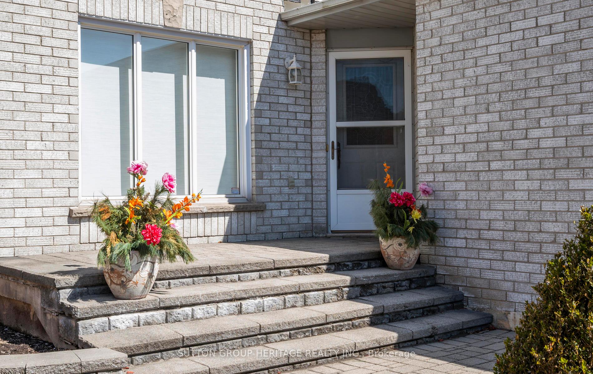 Photo 6 of 1311 Gallant Court, Pickering, West Shore — HOMEH