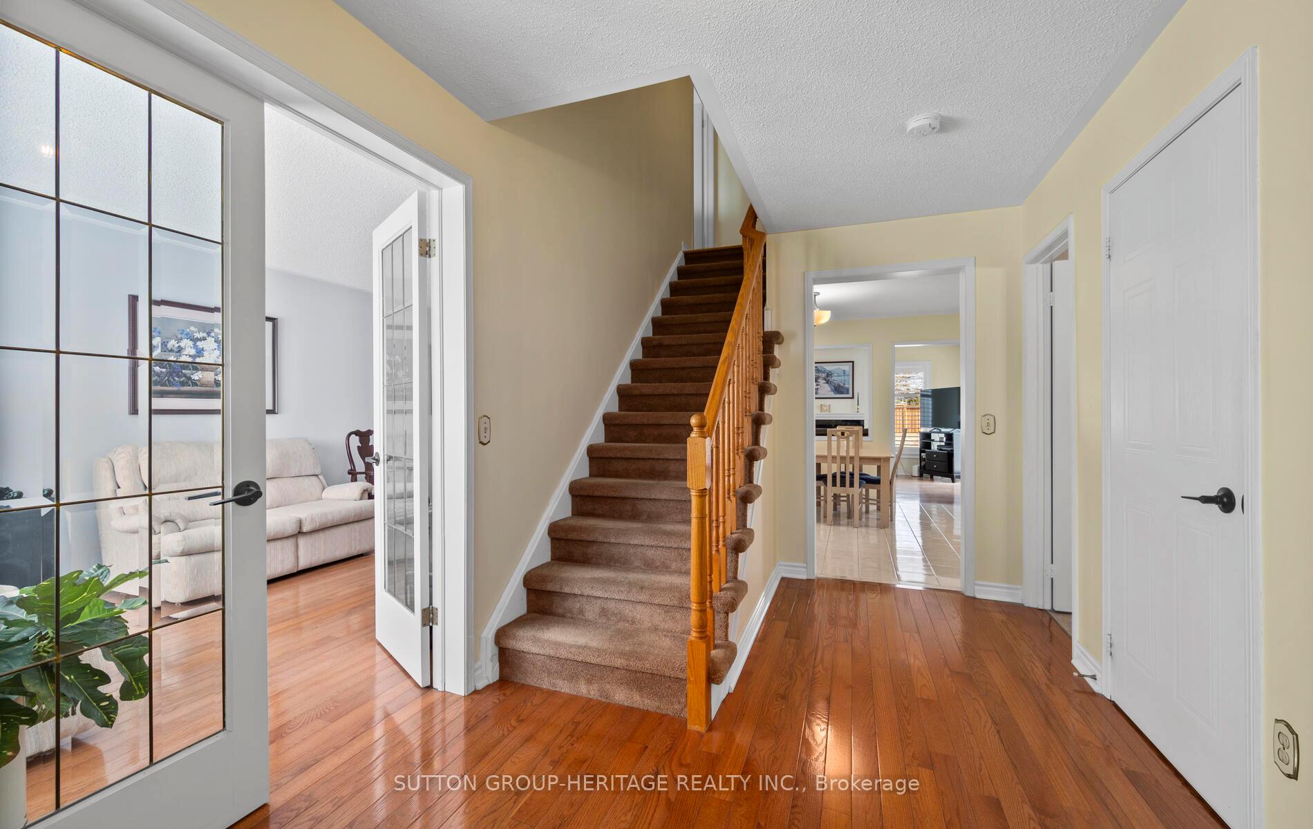 Photo 2 of 1311 Gallant Court, Pickering, West Shore — HOMEH