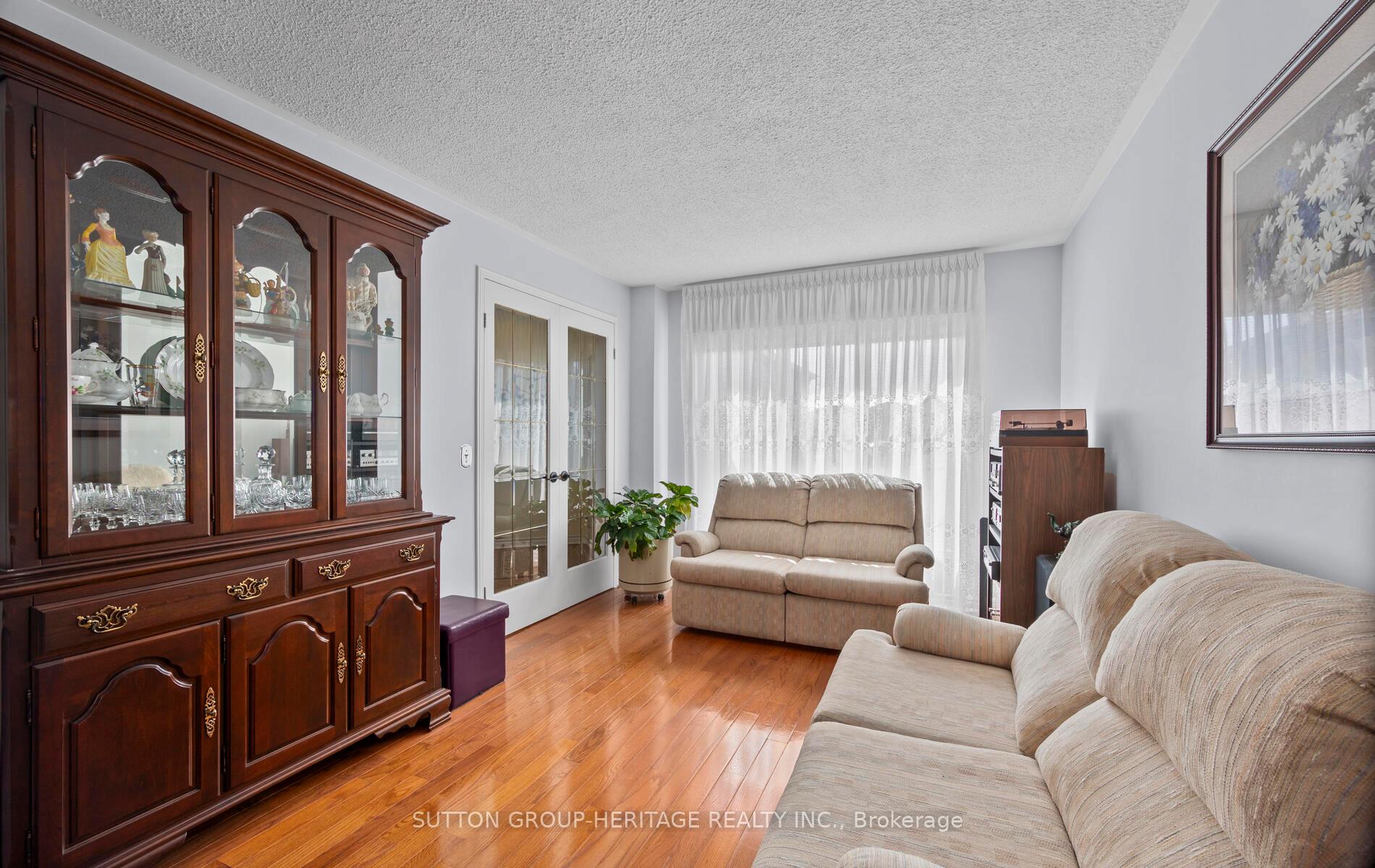 Photo 13 of 1311 Gallant Court, Pickering, West Shore — HOMEH