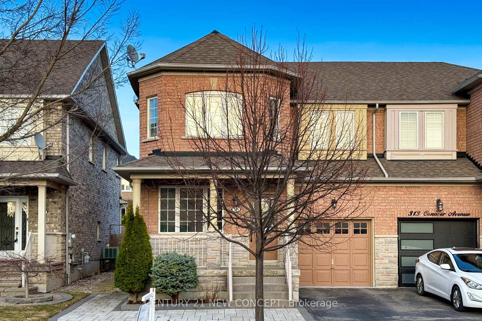 Photo 13 of 315 Conover Avenue, Aurora, Bayview Northeast — HOMEH