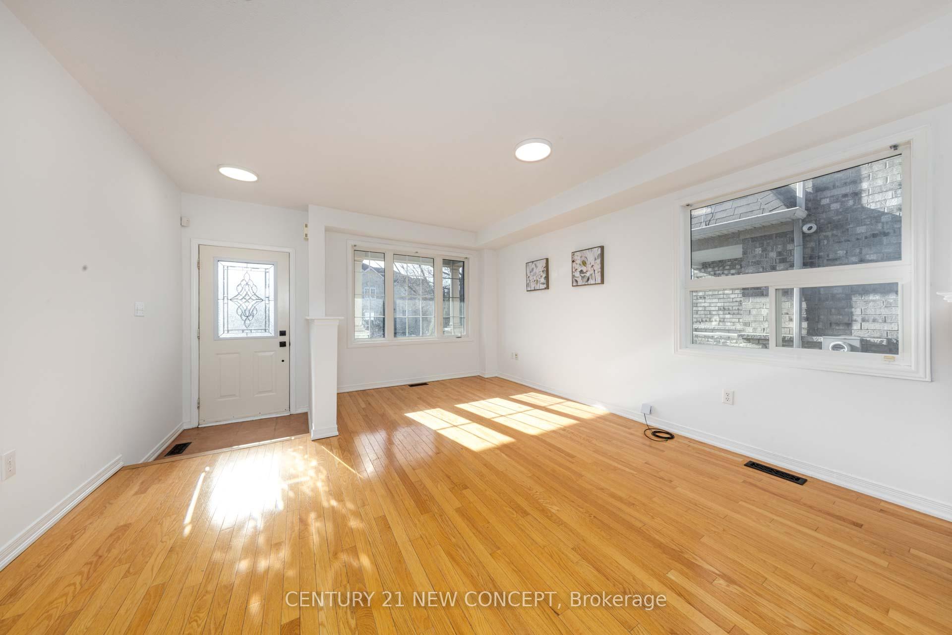 Photo 28 of 315 Conover Avenue, Aurora, Bayview Northeast — HOMEH