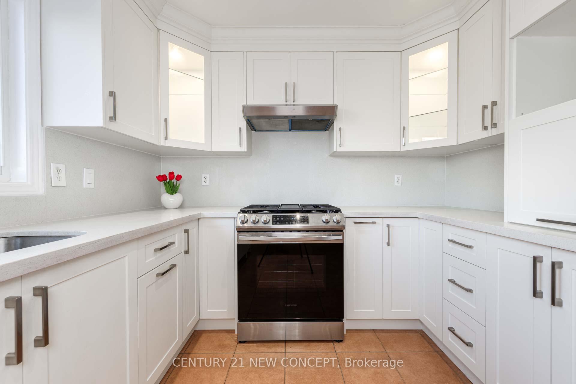 Photo 35 of 315 Conover Avenue, Aurora, Bayview Northeast — HOMEH