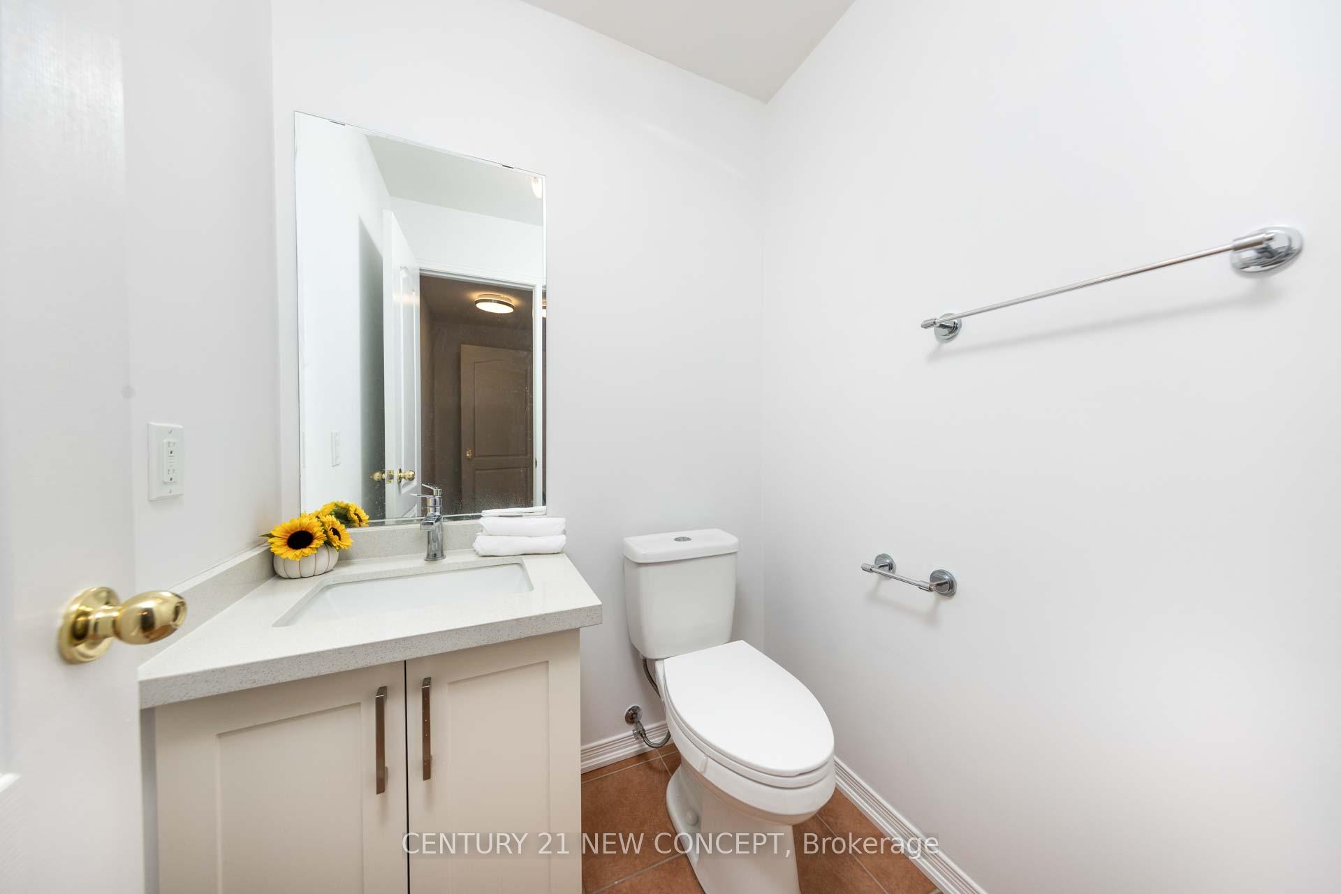 Photo 5 of 315 Conover Avenue, Aurora, Bayview Northeast — HOMEH