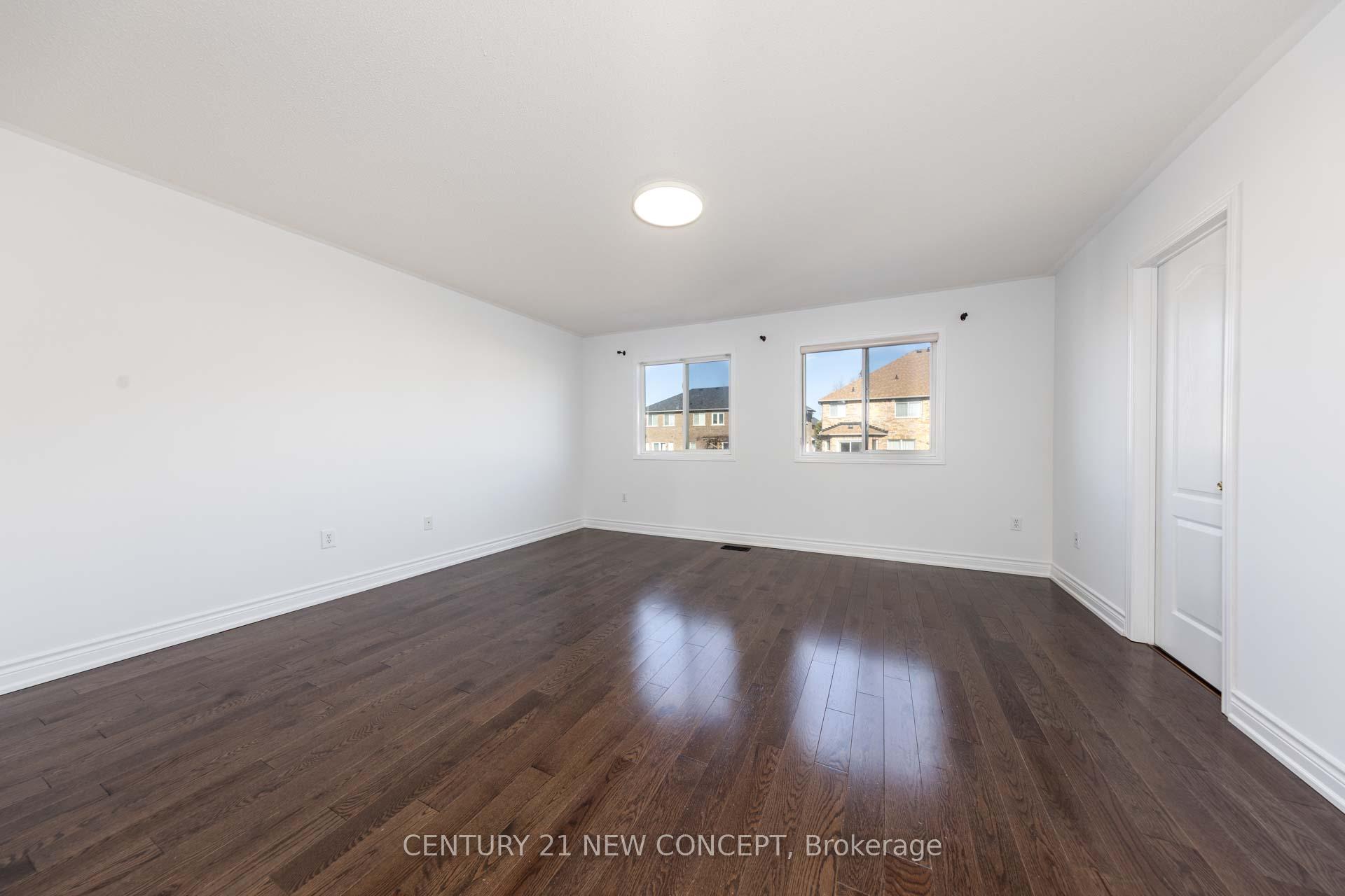 Photo 20 of 315 Conover Avenue, Aurora, Bayview Northeast — HOMEH
