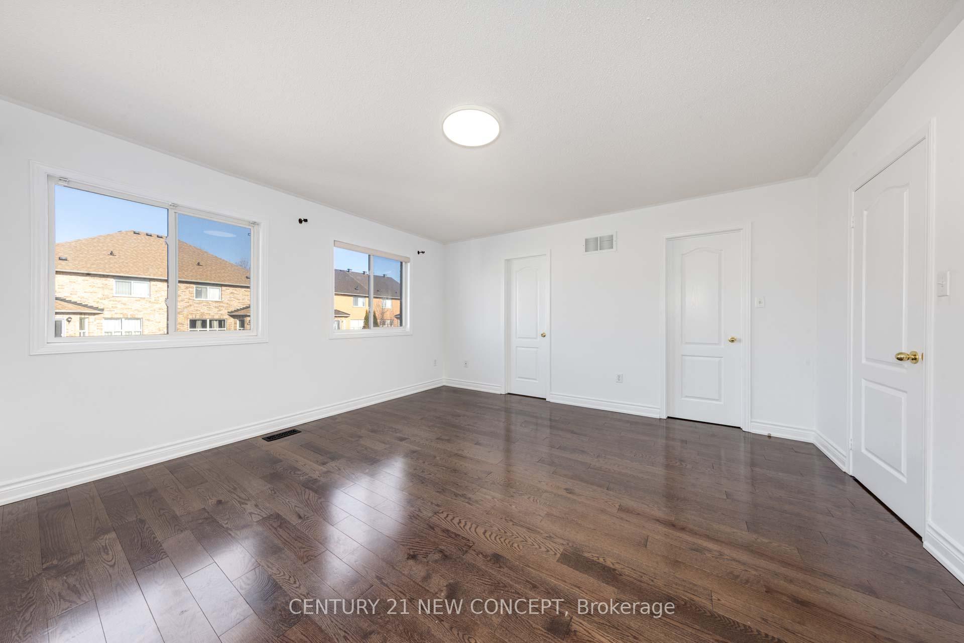 Photo 19 of 315 Conover Avenue, Aurora, Bayview Northeast — HOMEH