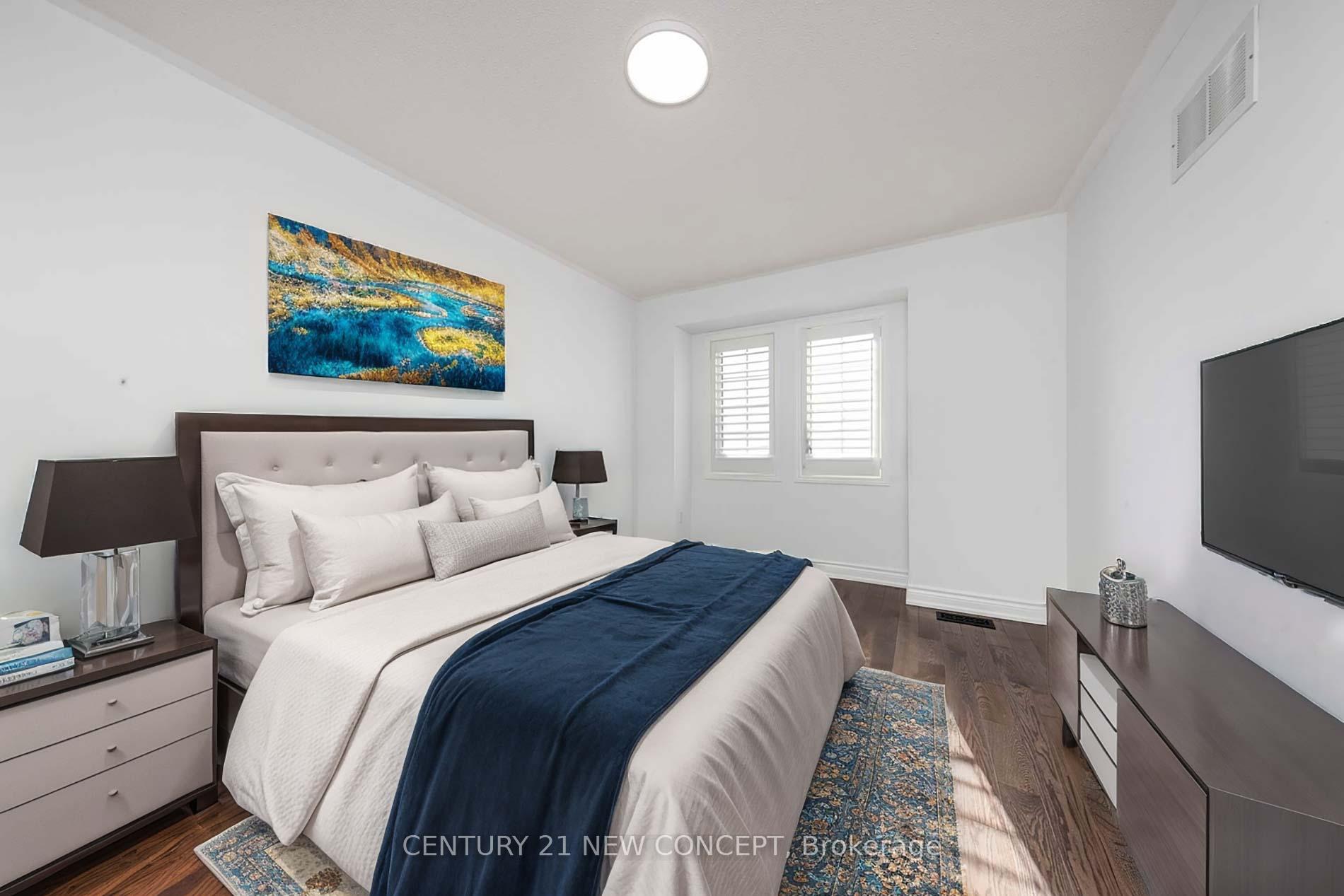 Photo 9 of 315 Conover Avenue, Aurora, Bayview Northeast — HOMEH