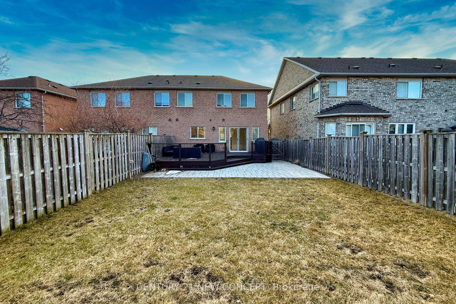 Photo 17 of 315 Conover Avenue, Aurora, Bayview Northeast — HOMEH