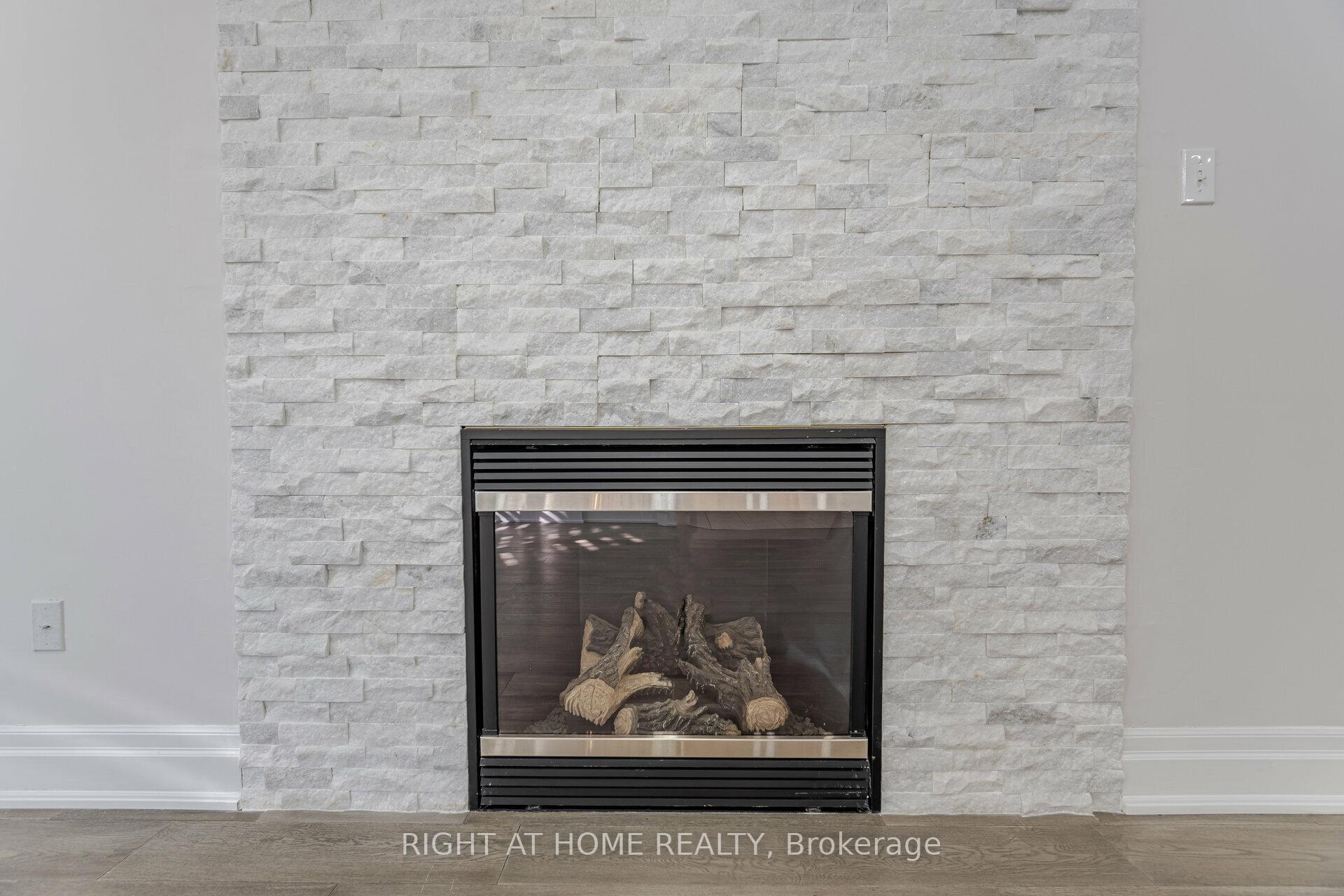 Photo 12 of Unit Upper Unit, 35 Dunning Drive, New Tecumseth, Alliston — HOMEH