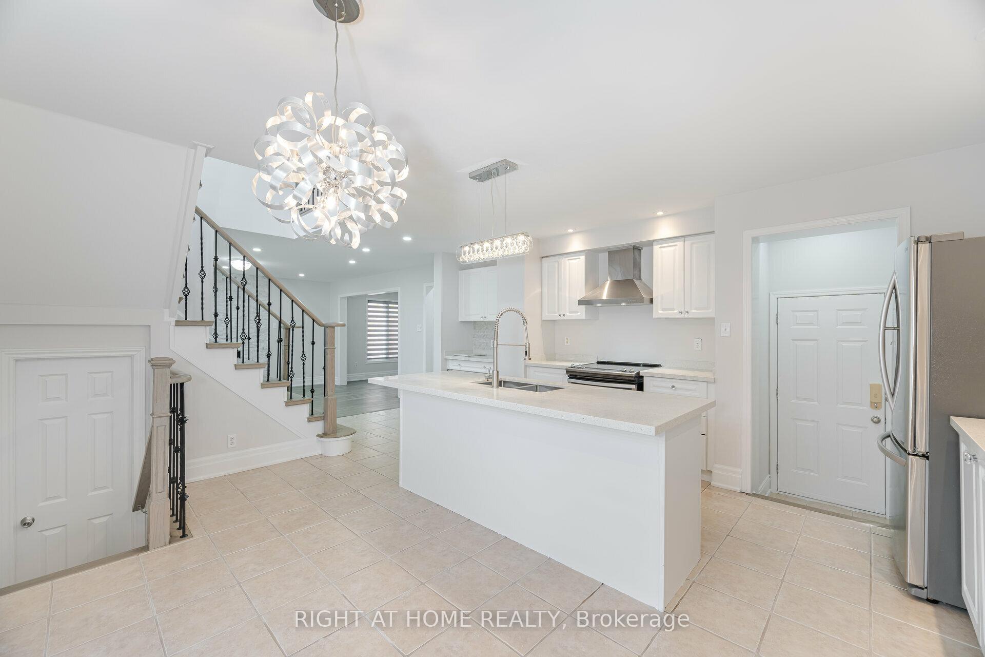 Photo 15 of Unit Upper Unit, 35 Dunning Drive, New Tecumseth, Alliston — HOMEH