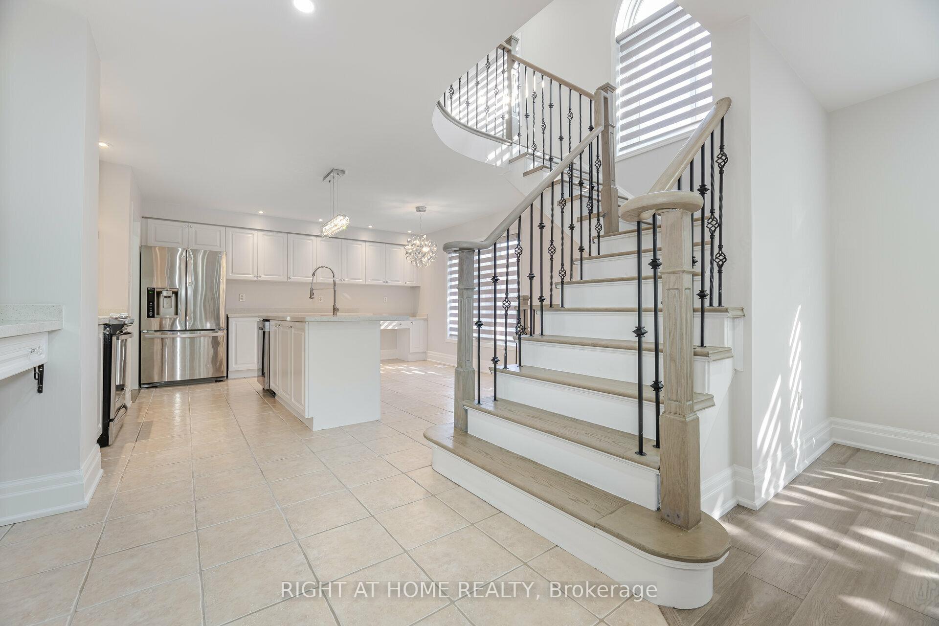 Photo 13 of Unit Upper Unit, 35 Dunning Drive, New Tecumseth, Alliston — HOMEH