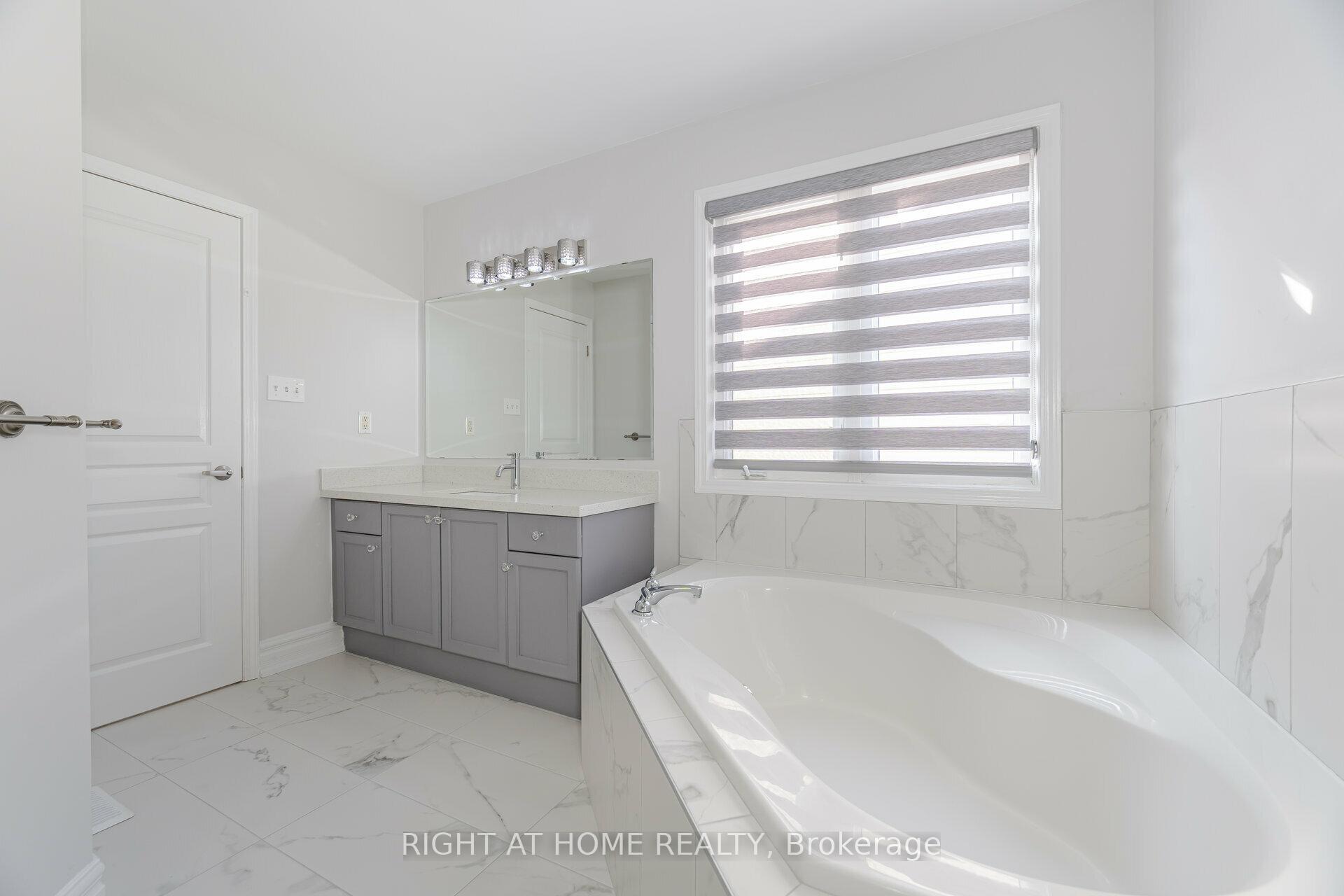 Photo 24 of Unit Upper Unit, 35 Dunning Drive, New Tecumseth, Alliston — HOMEH
