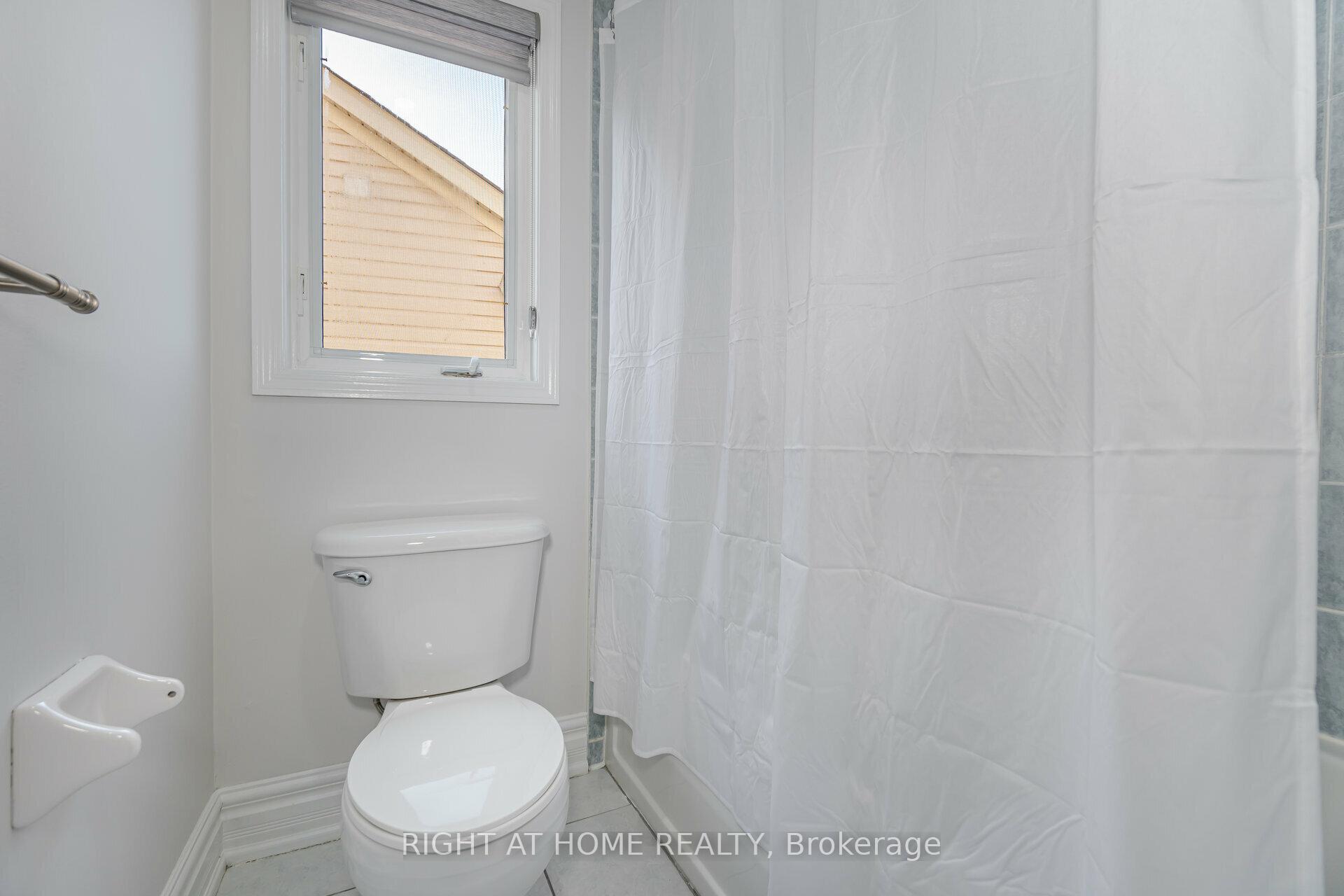 Photo 33 of Unit Upper Unit, 35 Dunning Drive, New Tecumseth, Alliston — HOMEH