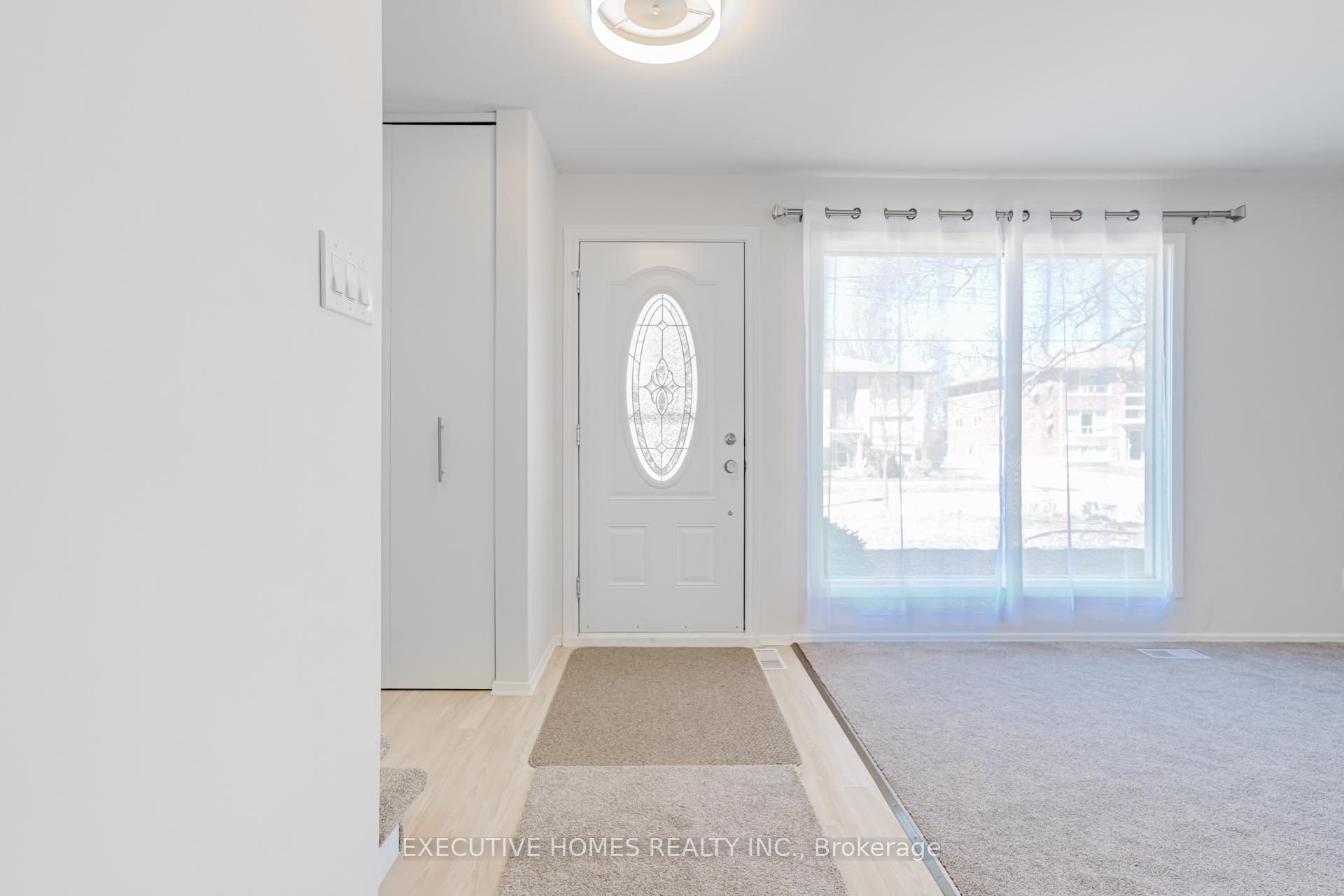 Photo 9 of 163 Fourth Avenue, Kitchener — HOMEH