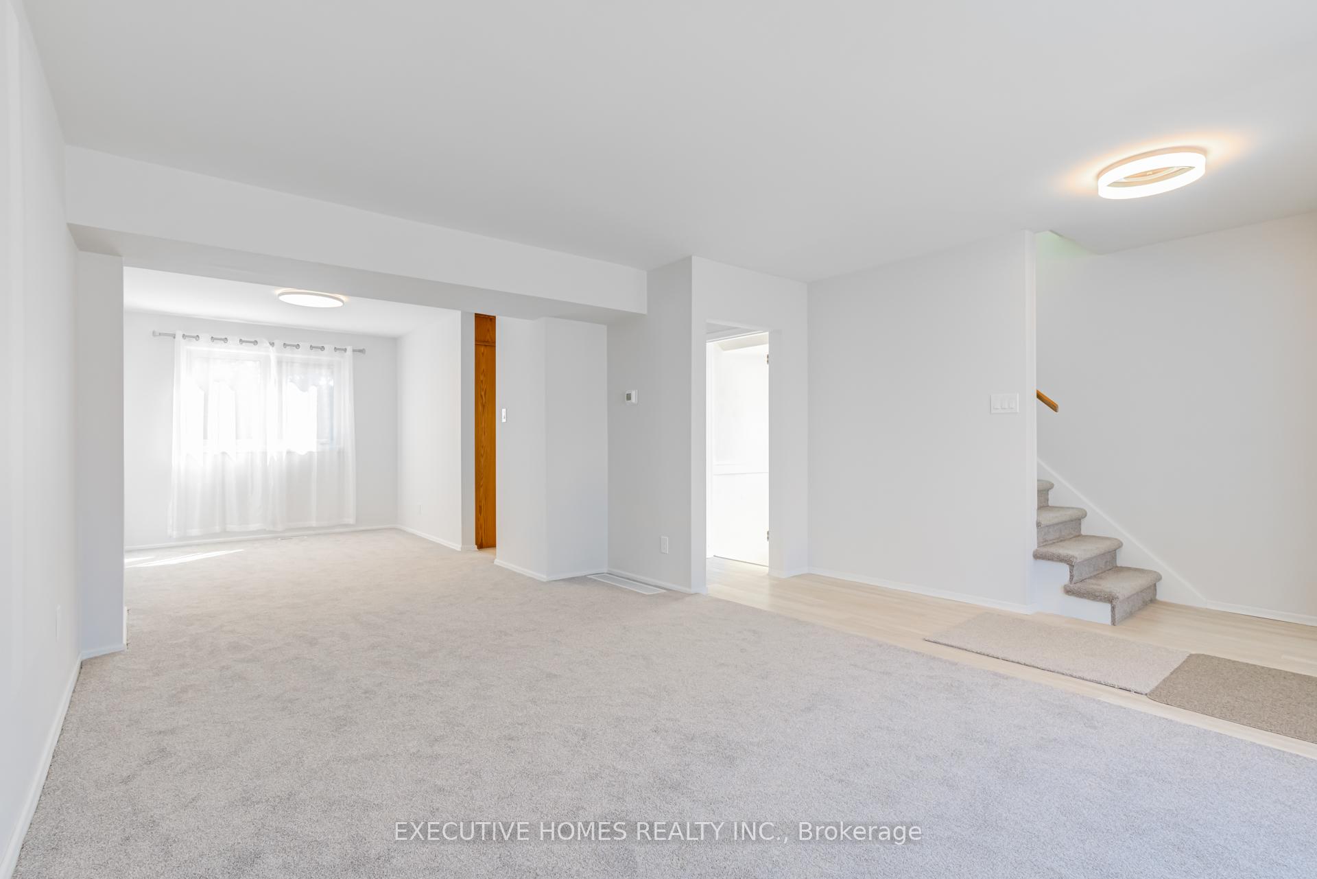 Photo 4 of 163 Fourth Avenue, Kitchener — HOMEH