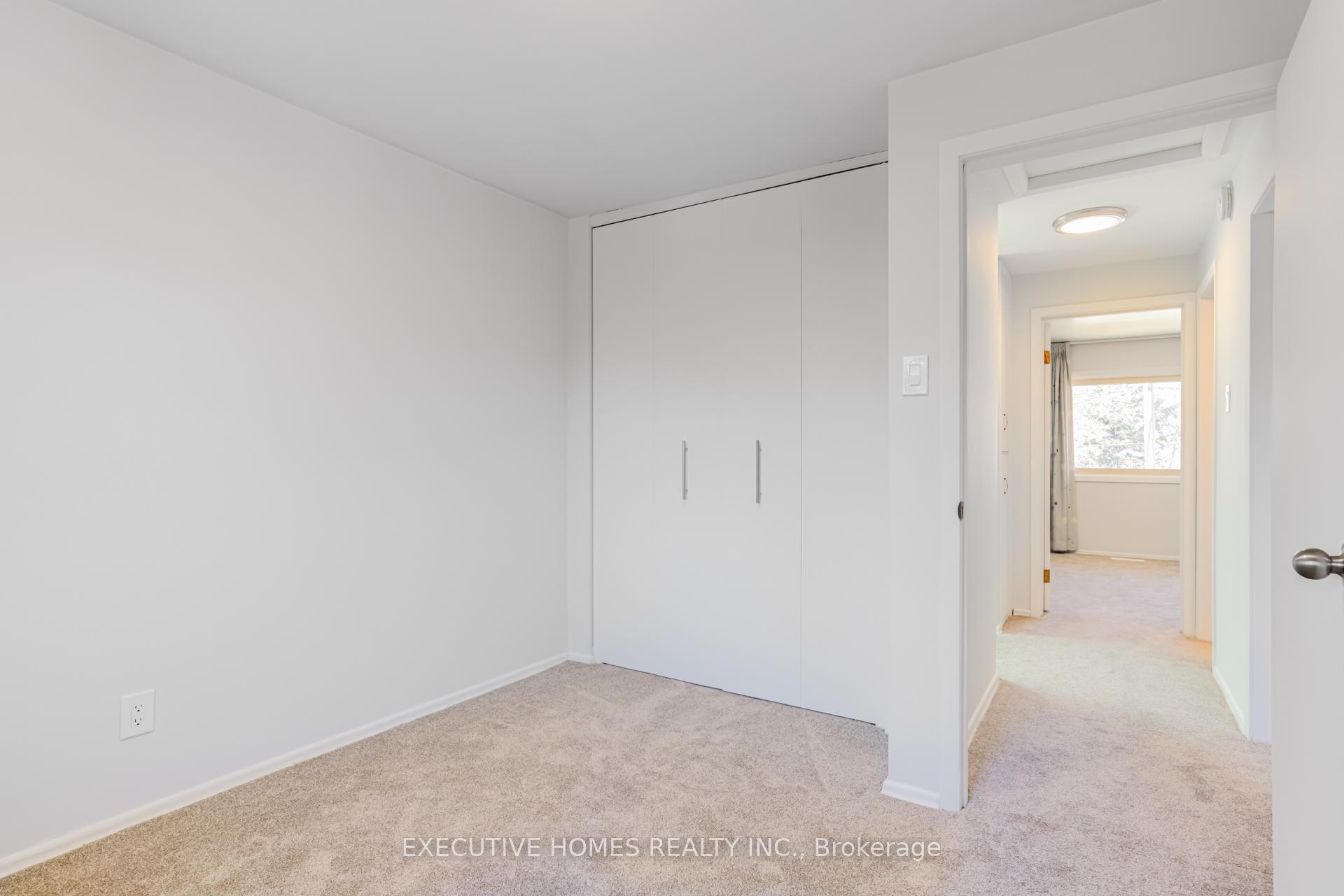 Photo 18 of 163 Fourth Avenue, Kitchener — HOMEH