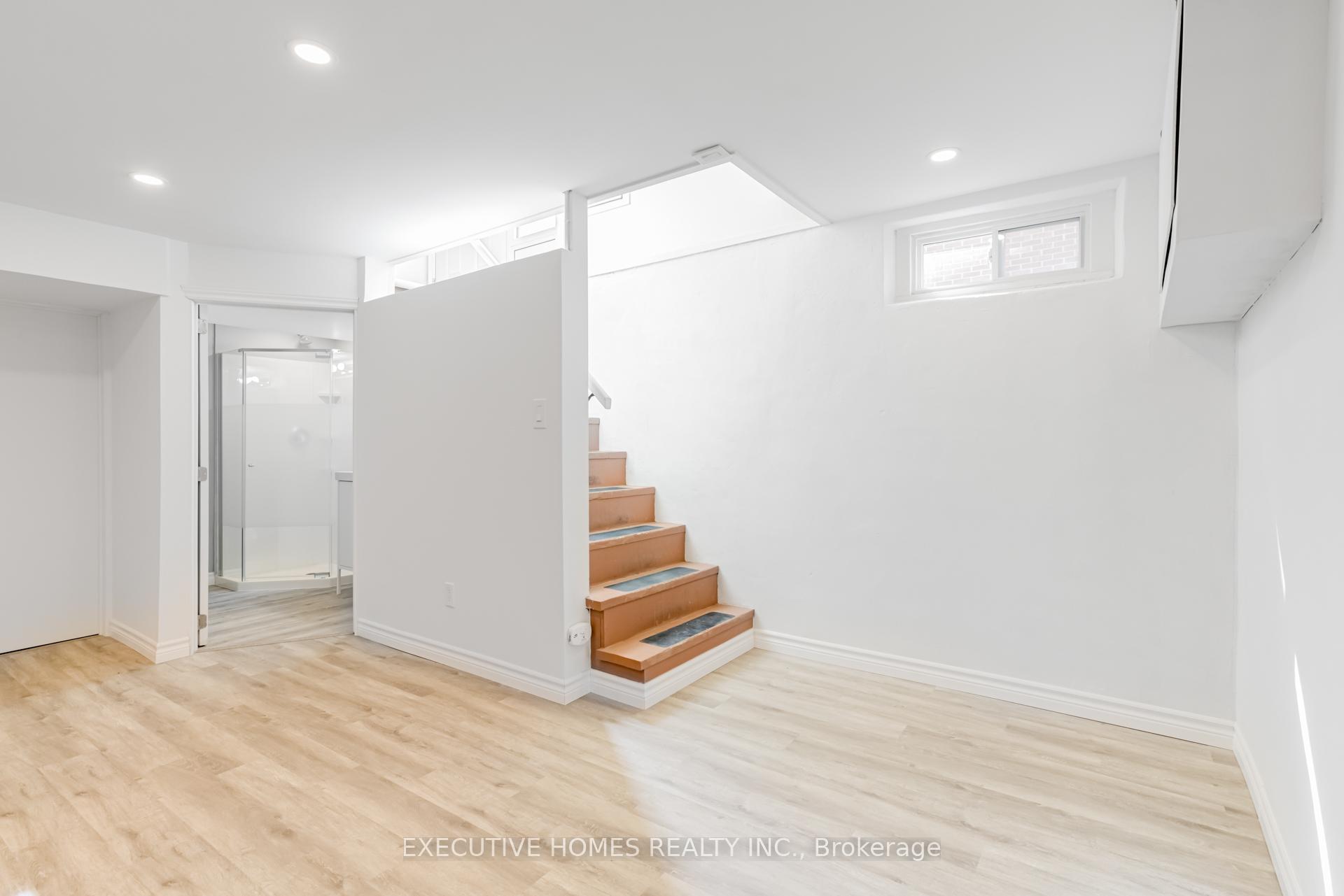 Photo 22 of 163 Fourth Avenue, Kitchener — HOMEH