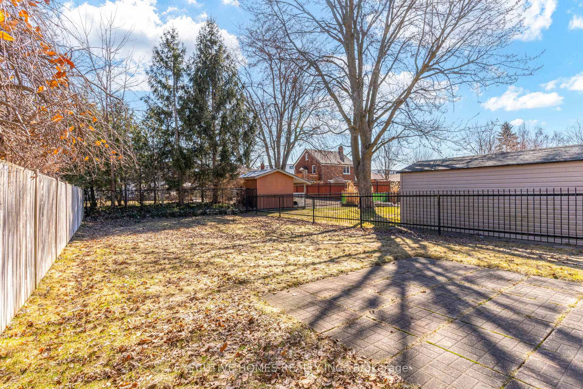 Photo 26 of 163 Fourth Avenue, Kitchener — HOMEH